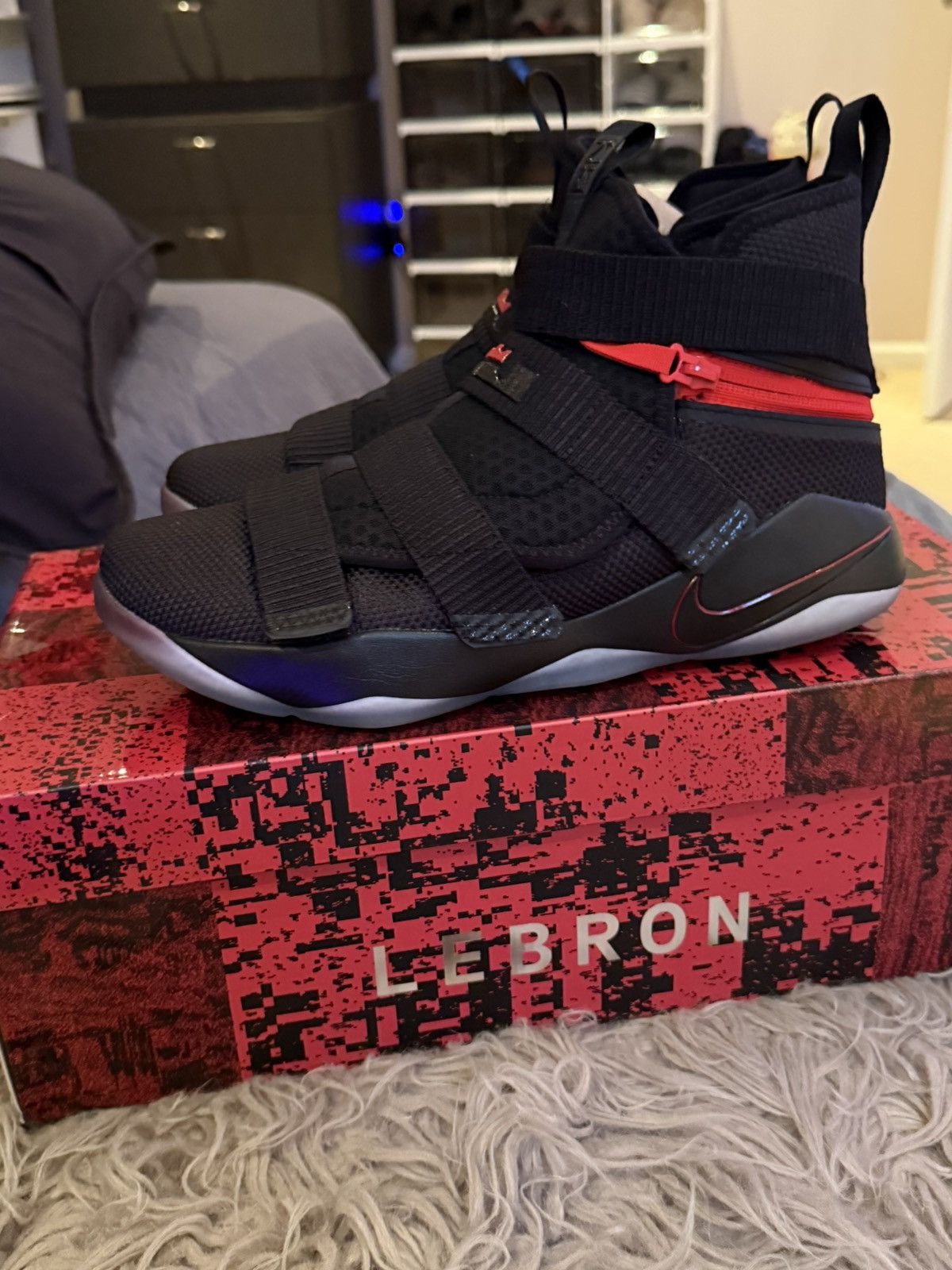 Nike Lebron soldier 11 Fly easy 4E Size US 10 / EU 43 - 1 Thumbnail