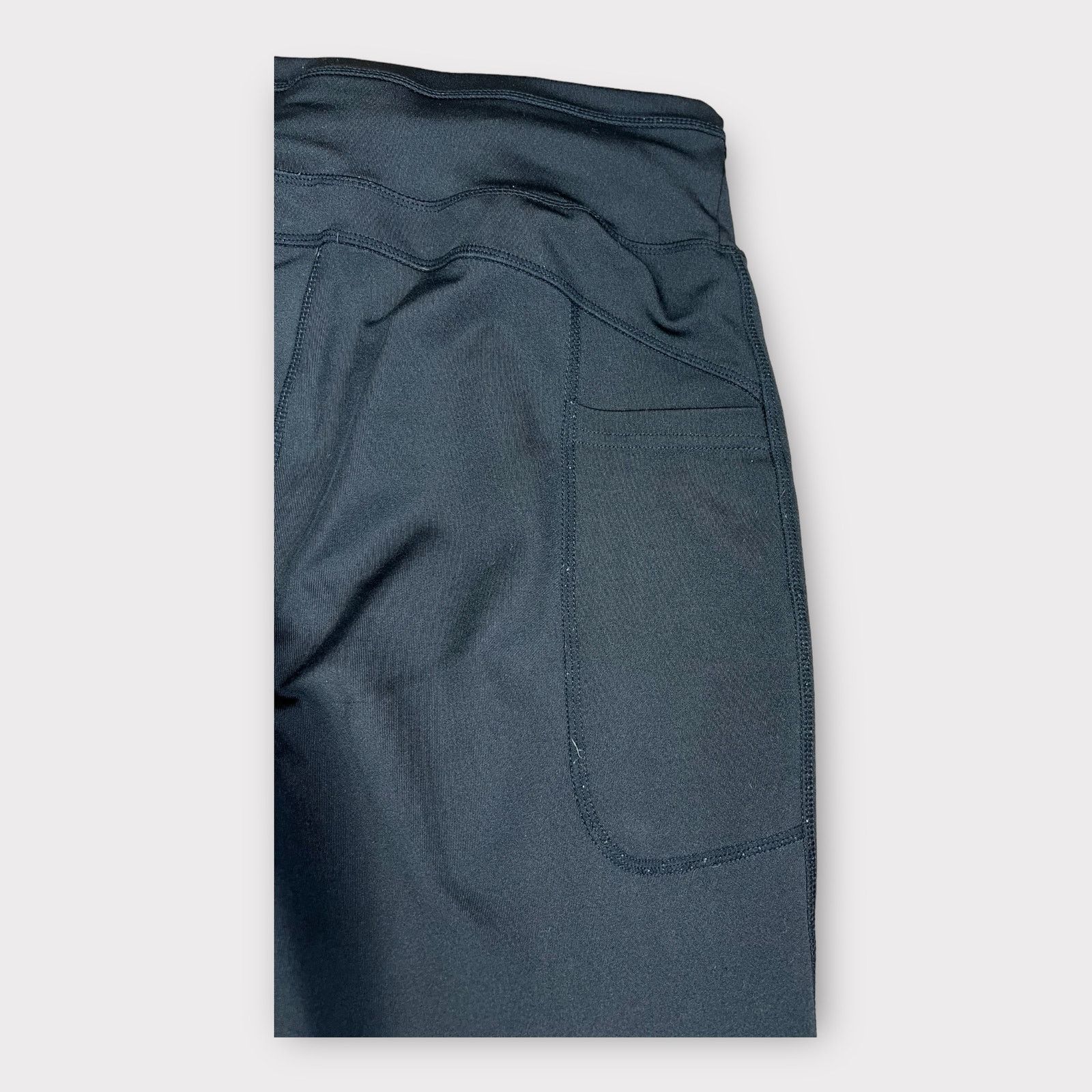 Macys Versatile Black Pocket Leggings | Medium | Stylish Comfort Size 30" / US 8 / IT 44 - 3 Thumbnail