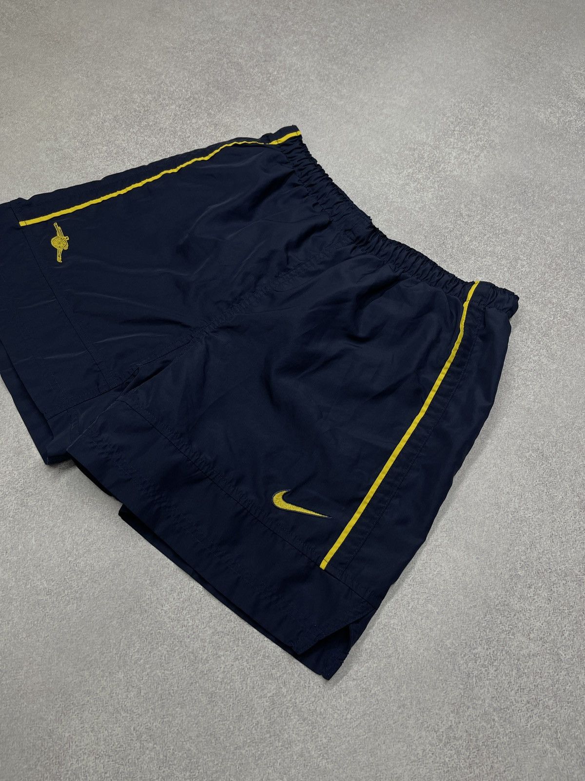 Nike Vintage Nike Arsenal Football Shorts Navy Y2K Soccer Size L Size US 34 / EU 50 - 3 Thumbnail