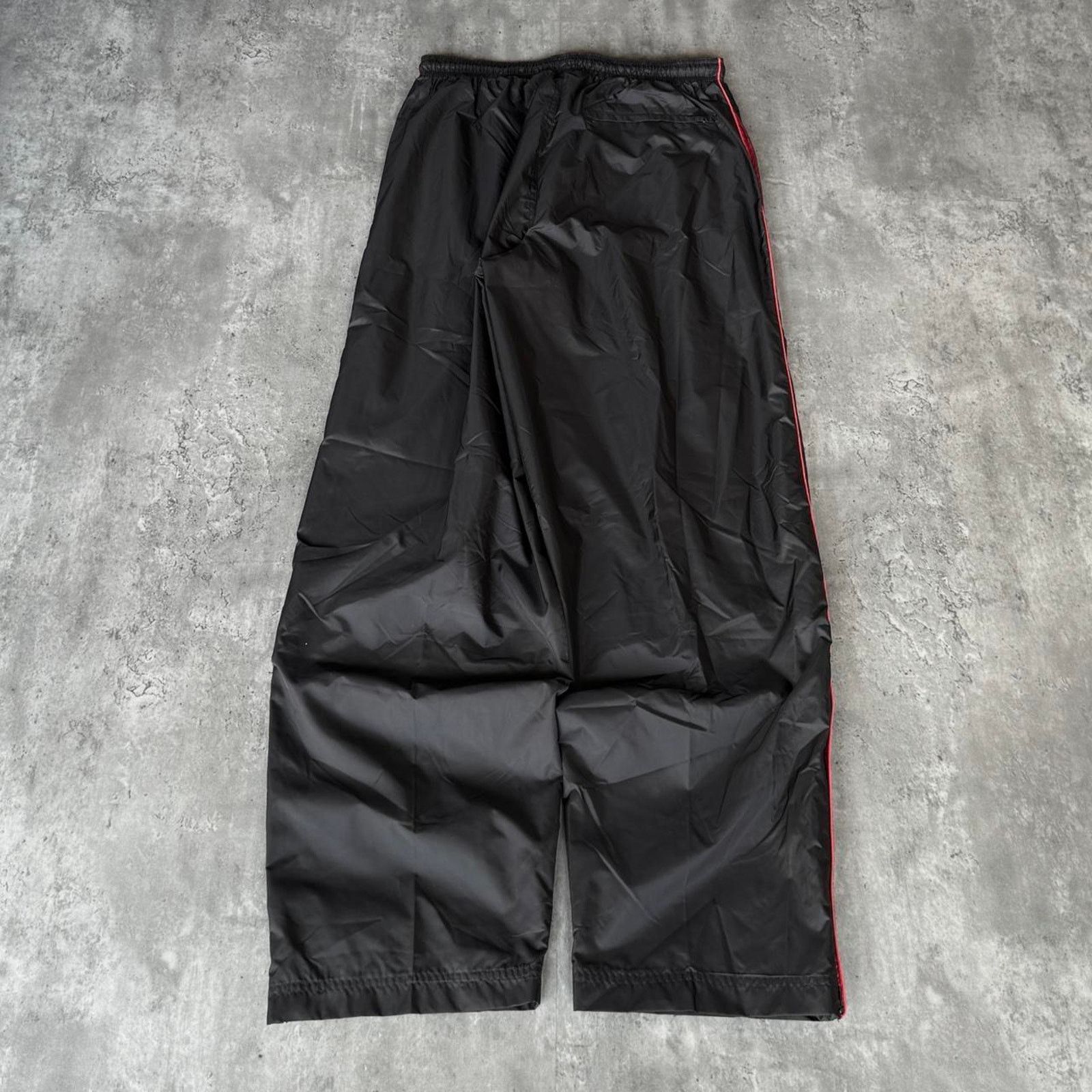 Japanese Brand × Vintage × Wilson Vintage Y2K Baggy Black & Red Grunge Opium Trackpants Size US 34 / EU 50 - 2 Thumbnail