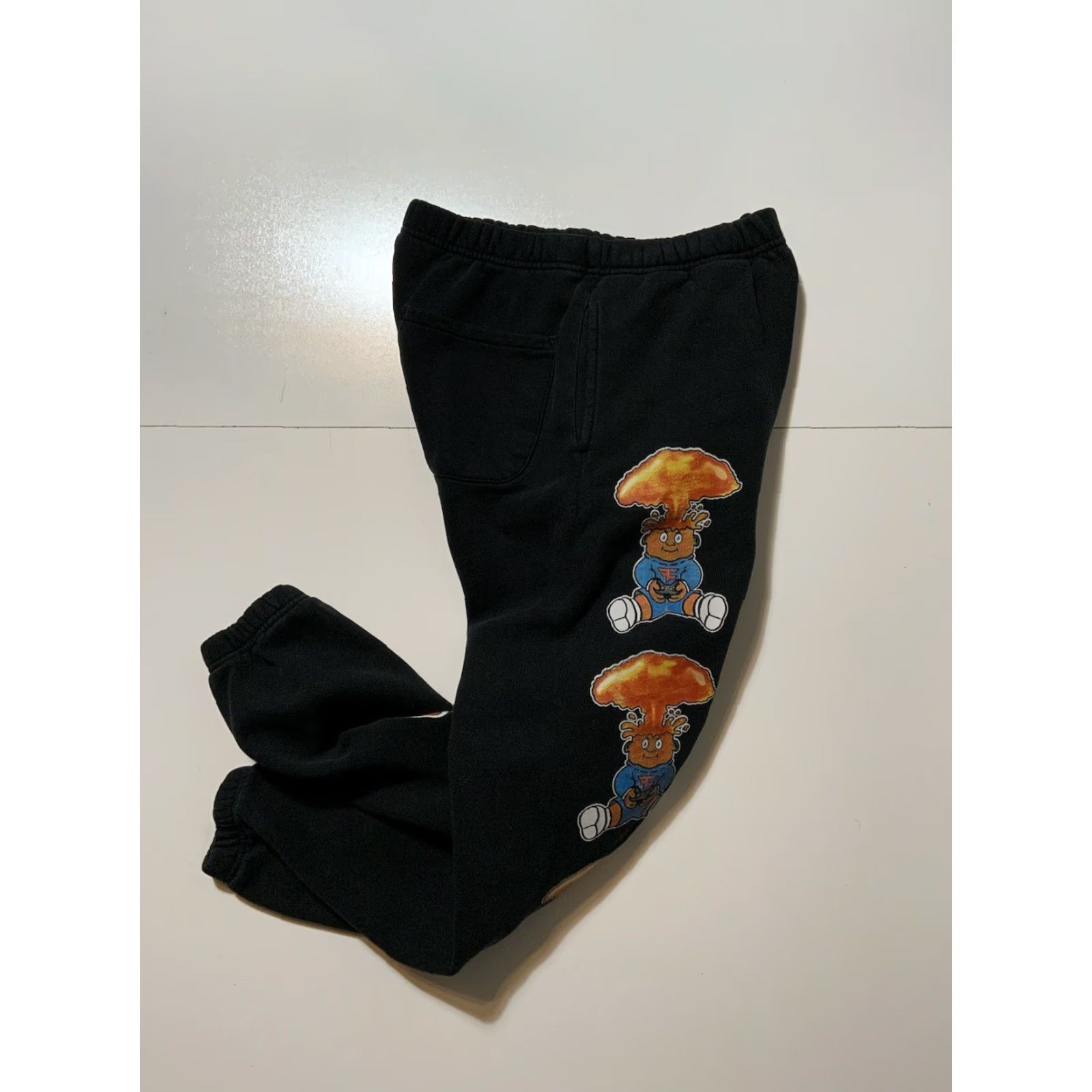 Vintage VINTAGE Faze Clan Nuke Squad Gaming Graphic Heavyweight Jogger Sweatpants Sweatpants Black Mens Sz S Size US 29 - 4 Thumbnail