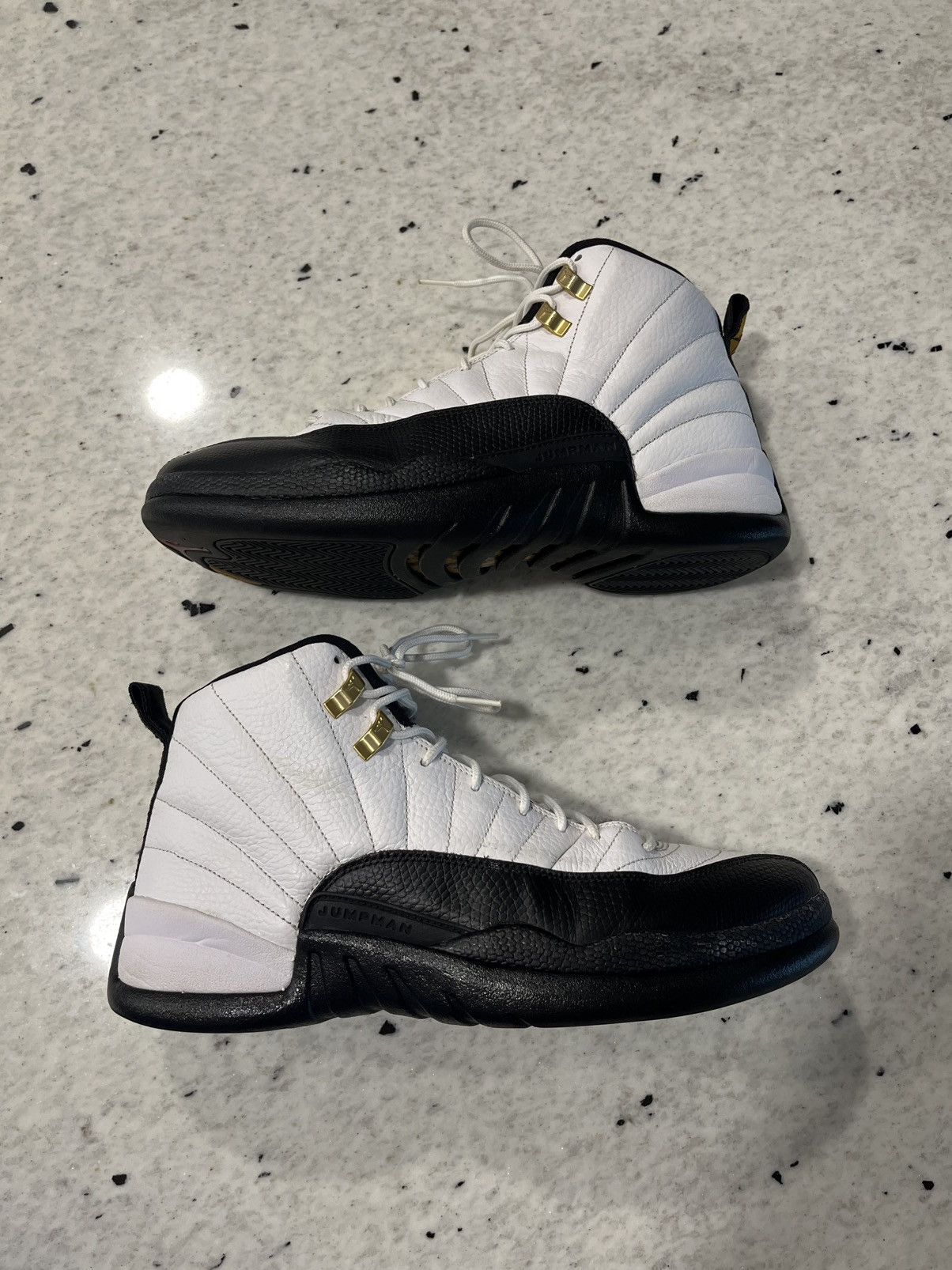 Jordan Brand Jordan 12 Retro Taxi 2013 Release Size US 10 / EU 43 - 3 Thumbnail