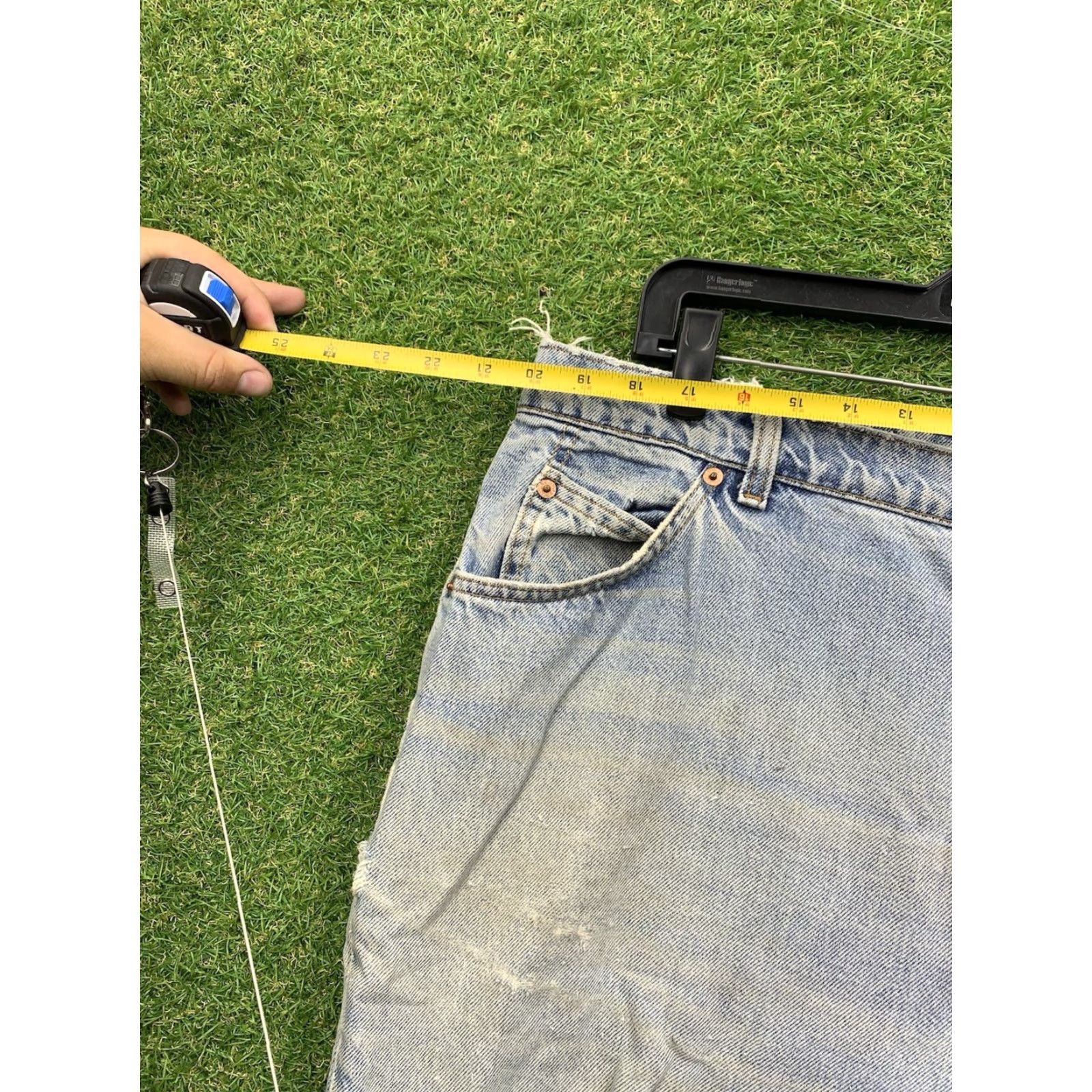 Levi's VINTAGE Levi's 9922 Jeans Women's High Rise Light Wash Distressed 90s USA 38x26 Regular Tapered 5-Pocket Denim Shirt? Size 42" / US 20 - 3 Thumbnail