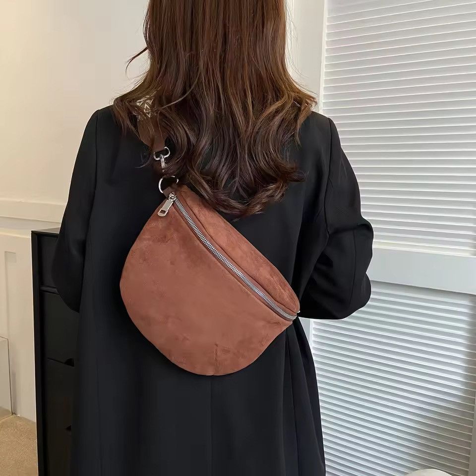 Designer Hobo Streetwear Half Moon Casual Waist Crossbody Bag Size ONE SIZE - 2 Thumbnail