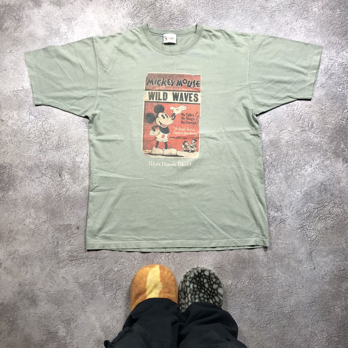 Vintage Vintage Y2K Sun Faded Graphic Tee Disney Mickey Mouse Street Size US XXL / EU 58 / 5 - 1 Thumbnail