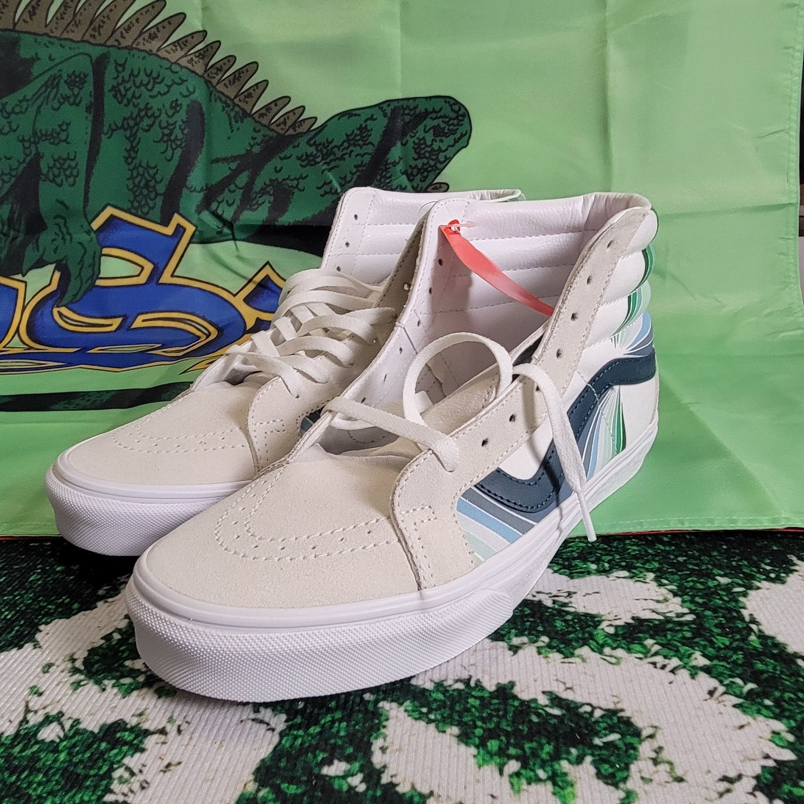 Vans Vans Sk8-Hi Reissue Refract TruWhite/Multi Sz 11 VN0A4U3DWN8 Size US 11 / EU 44 - 1 Thumbnail
