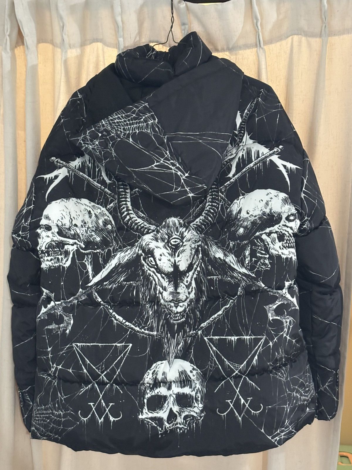 Dolls Kill Dolls Kill Devilish Descent Baphomet Skulls Puffer Jacket Size XS / US 0-2 / IT 36-38 - 2 Thumbnail