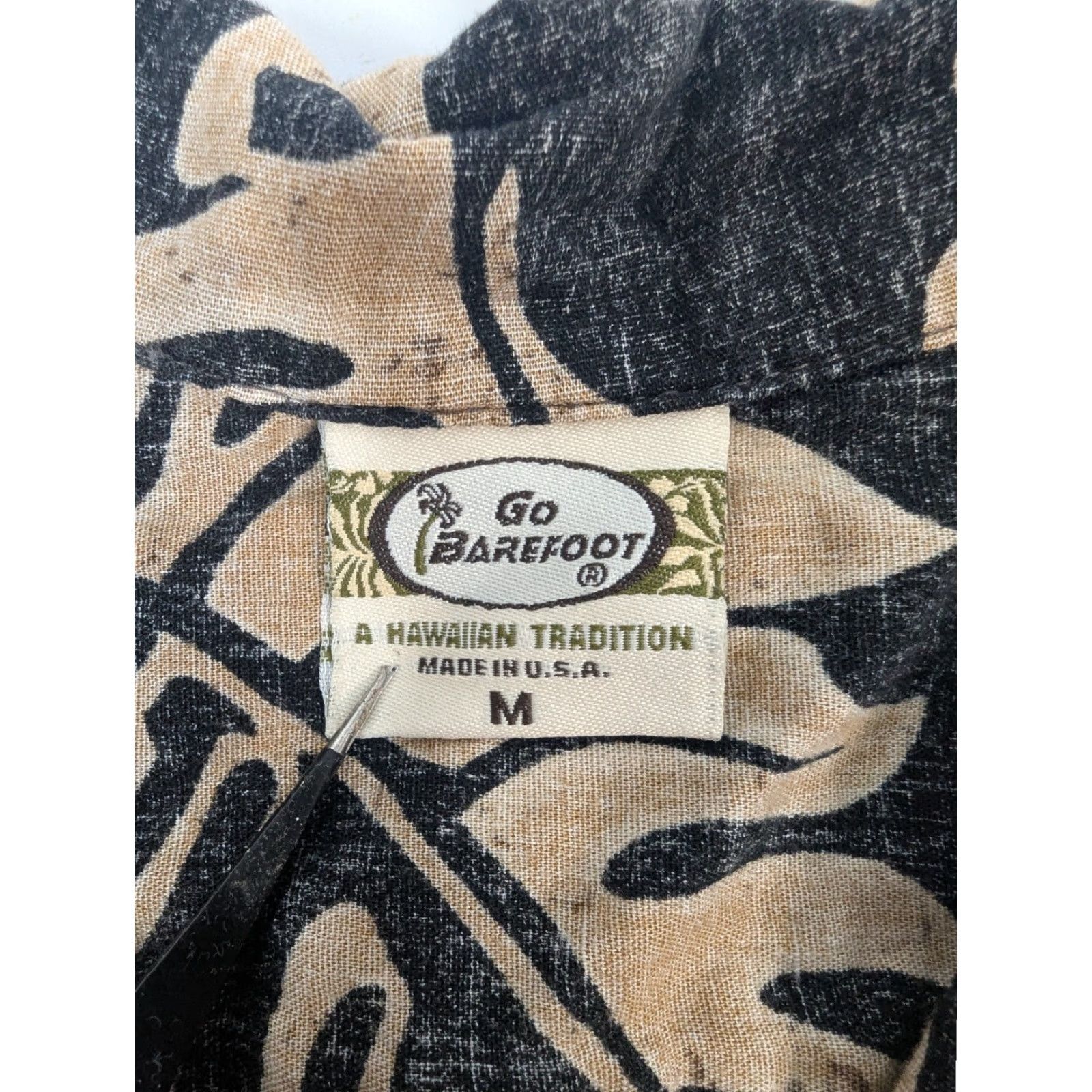 Vivobarefoot VTG Go Barefoot Shirt Men's M Beige Palm Hawaiian Aloha Floral Short Sleeve Button-Up Collared Pocket Tropical 100% Cotton Size US M / EU 48-50 / 2 - 7 Thumbnail