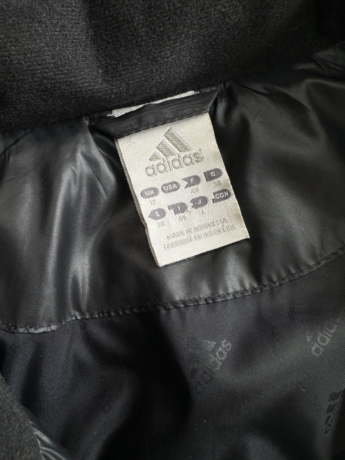 Adidas Vintage ADIDAS Y2K Puffer Bomber Jacket Black 3 Stripes Size M / US 6-8 / IT 42-44 - 11 Thumbnail