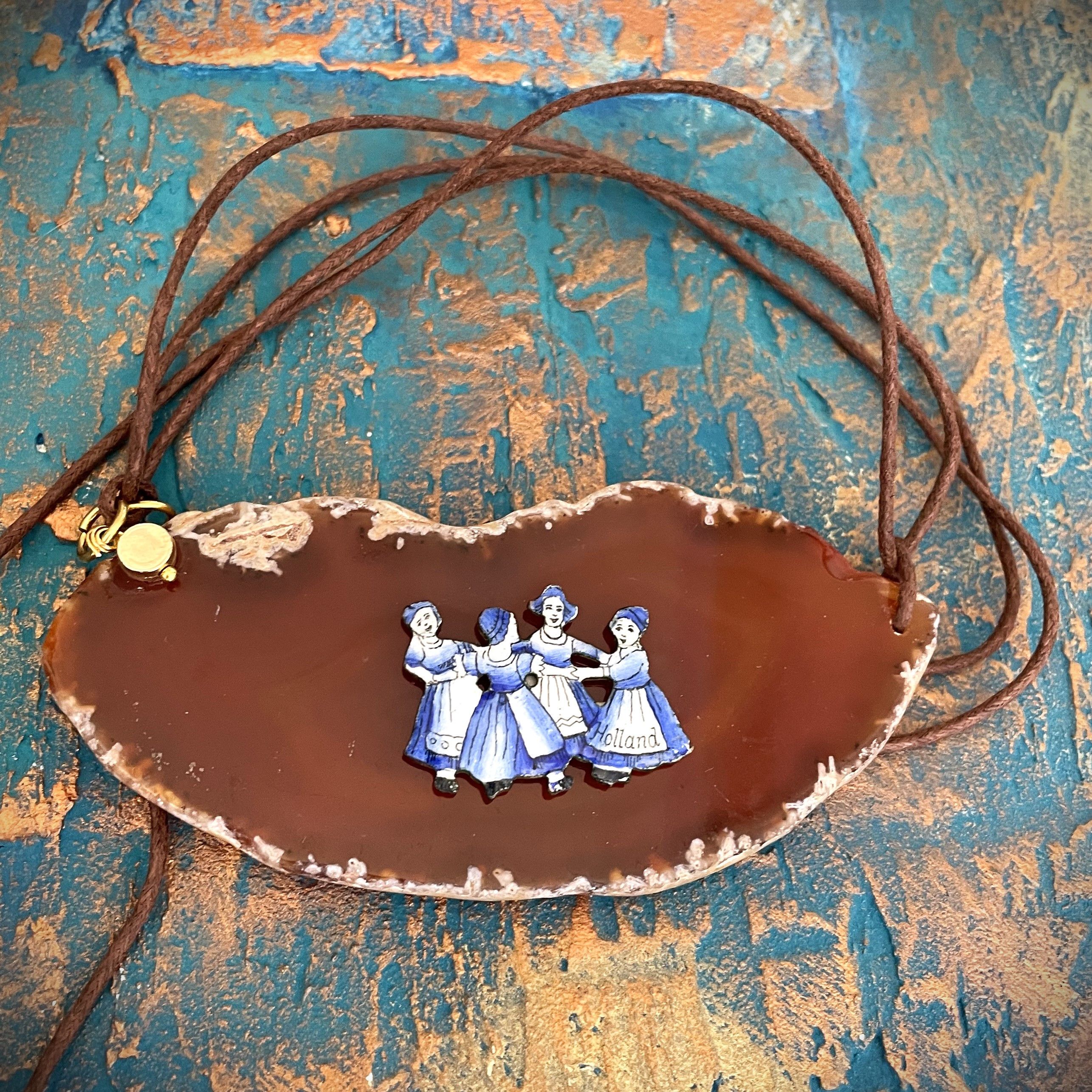 Other Agate pendant with vintage Dutch accent on leather cord. Size ONE SIZE - 5 Thumbnail