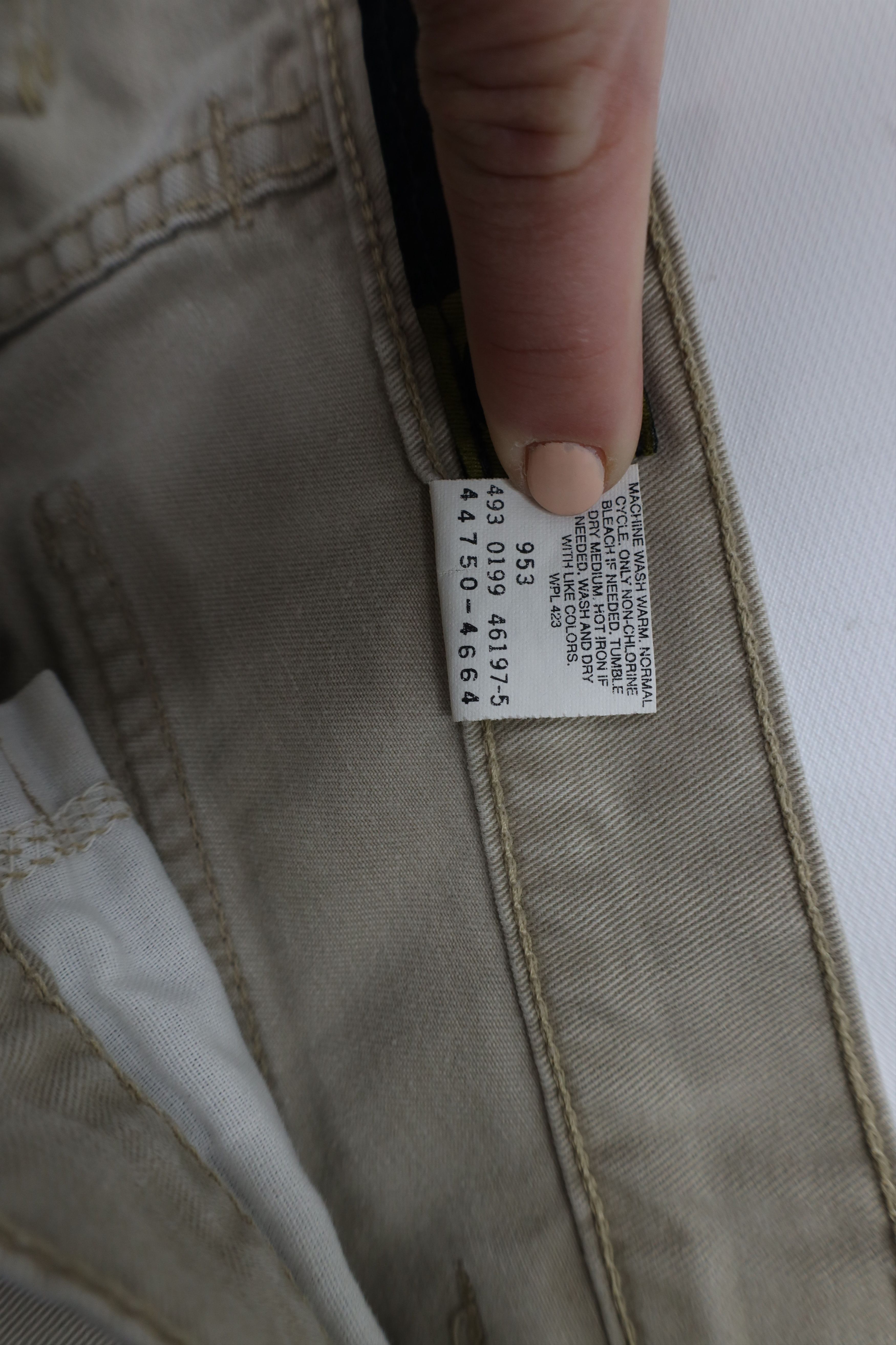 Levi's × Vintage Vintage 90s Levis SilverTab Fit Wide Leg Cargo Pants Beige Size US 36 / EU 52 - 9 Thumbnail