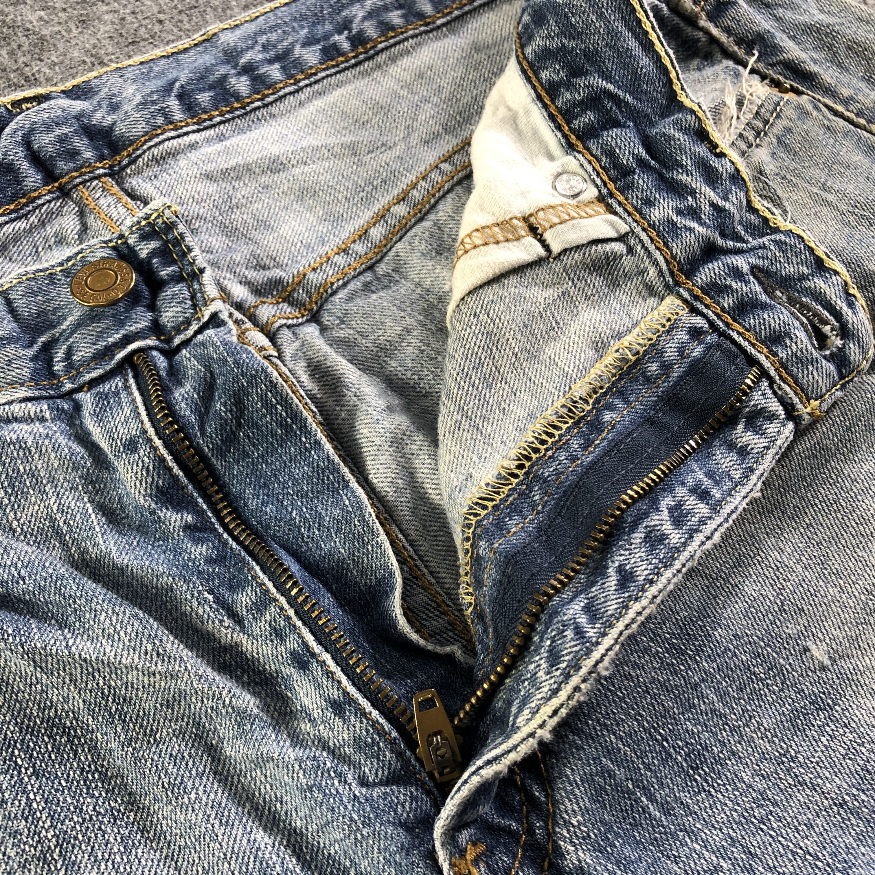 Levi's Vintage Levis 569 Jeans-J4404 Size US 35 - 7 Thumbnail