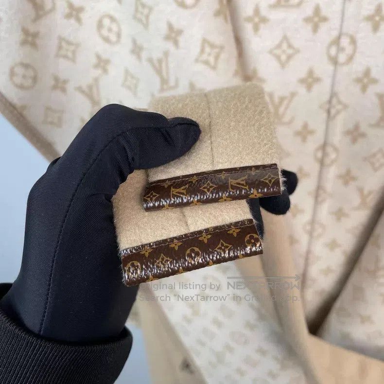 Louis Vuitton Louis Vuitton Light brown presbyopic hooded bathrobe coat Size XS / US 0-2 / IT 36-38 - 5 Thumbnail