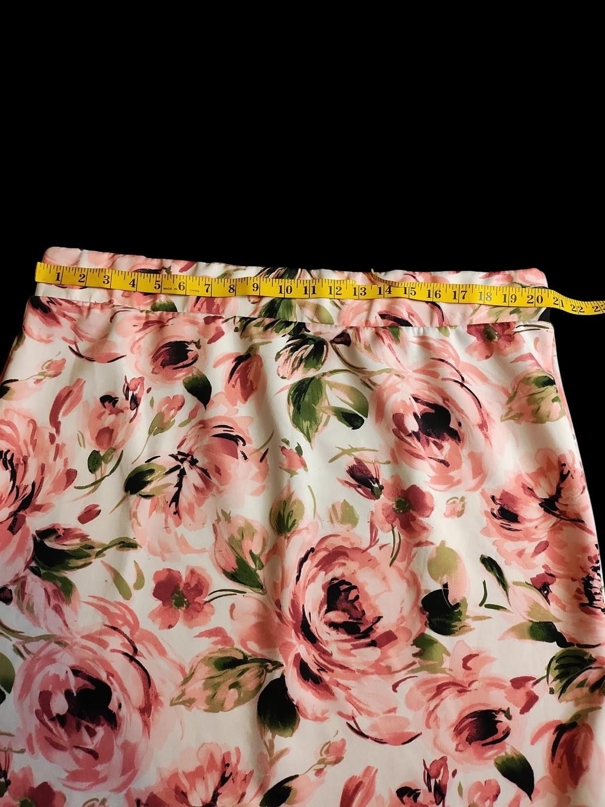 Other Ultra Teeze Floral Print Women's Mini Skirt Size 42" / US 20 - 6 Thumbnail