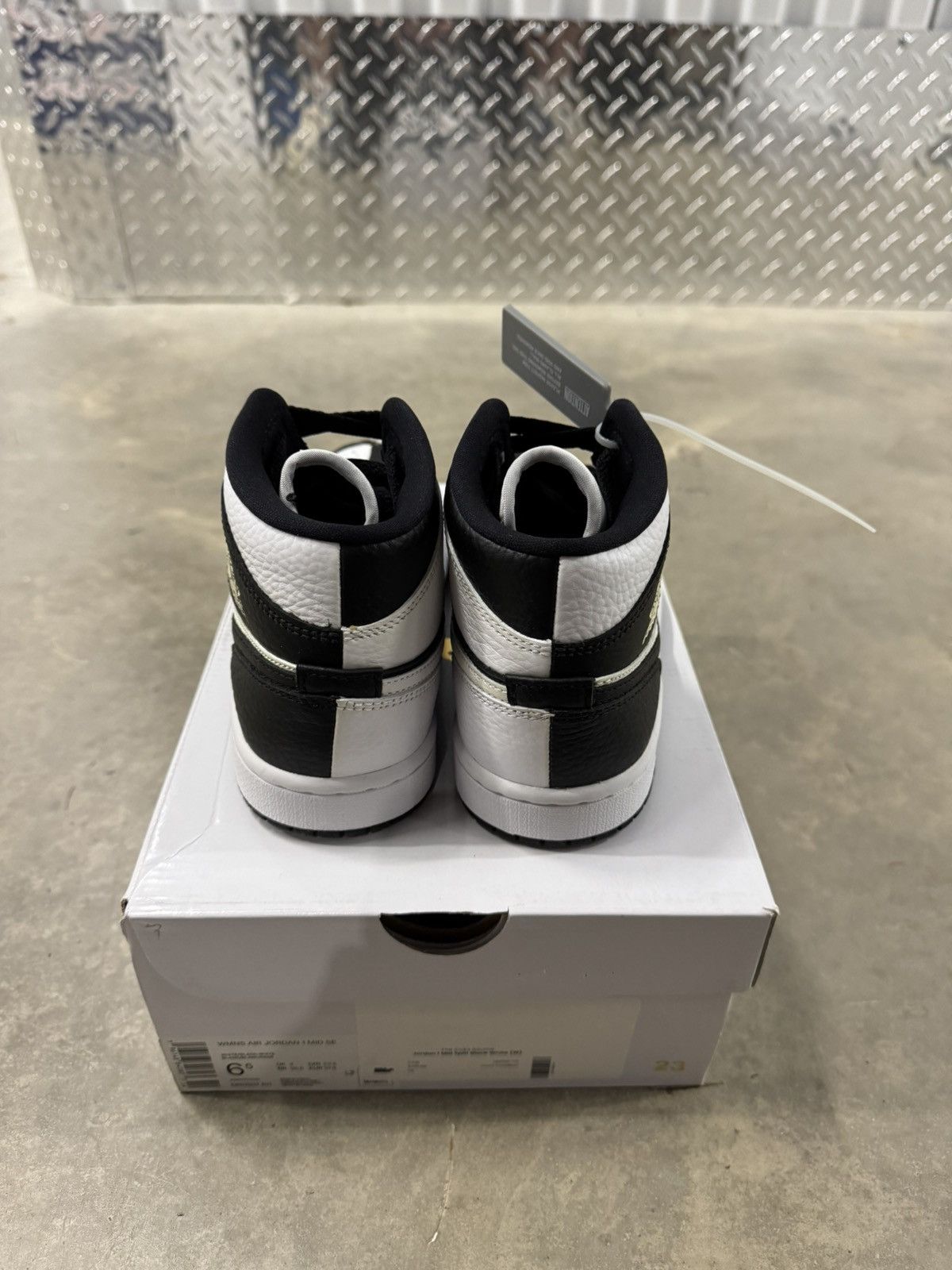 Jordan Brand Jordan 1 Mid SE WMNS Split Homage Size 6.5W Size US 6.5 / IT 36.5 - 5 Thumbnail