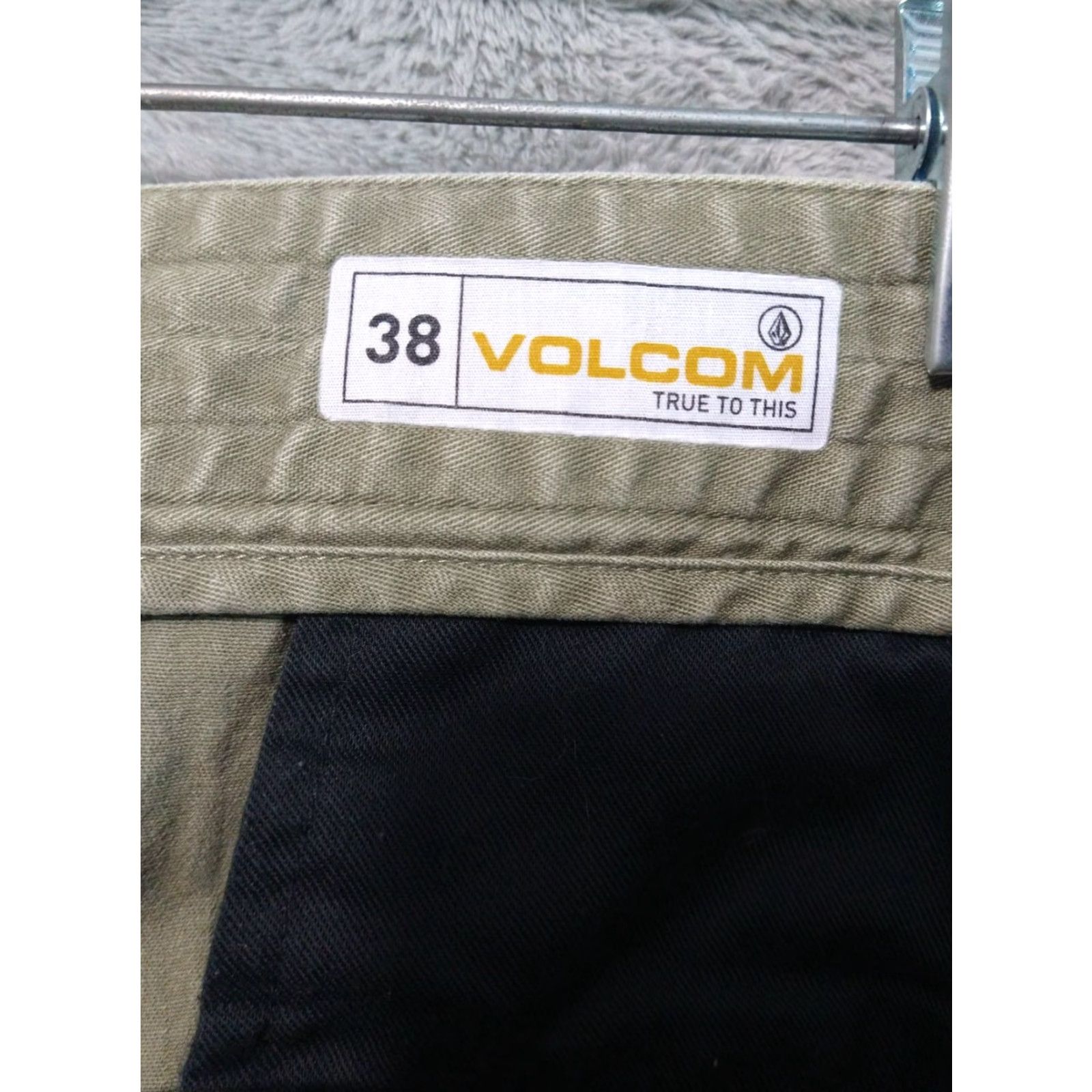 Volcom Volcom Cargo Shorts Mens 38 x 8 Green Cargo Chino Mid Rise Flat Front Regular Rise 8 in Cotton Green Pockets Cargo Mens Volcom Size US 38 / EU 54 - 7 Thumbnail