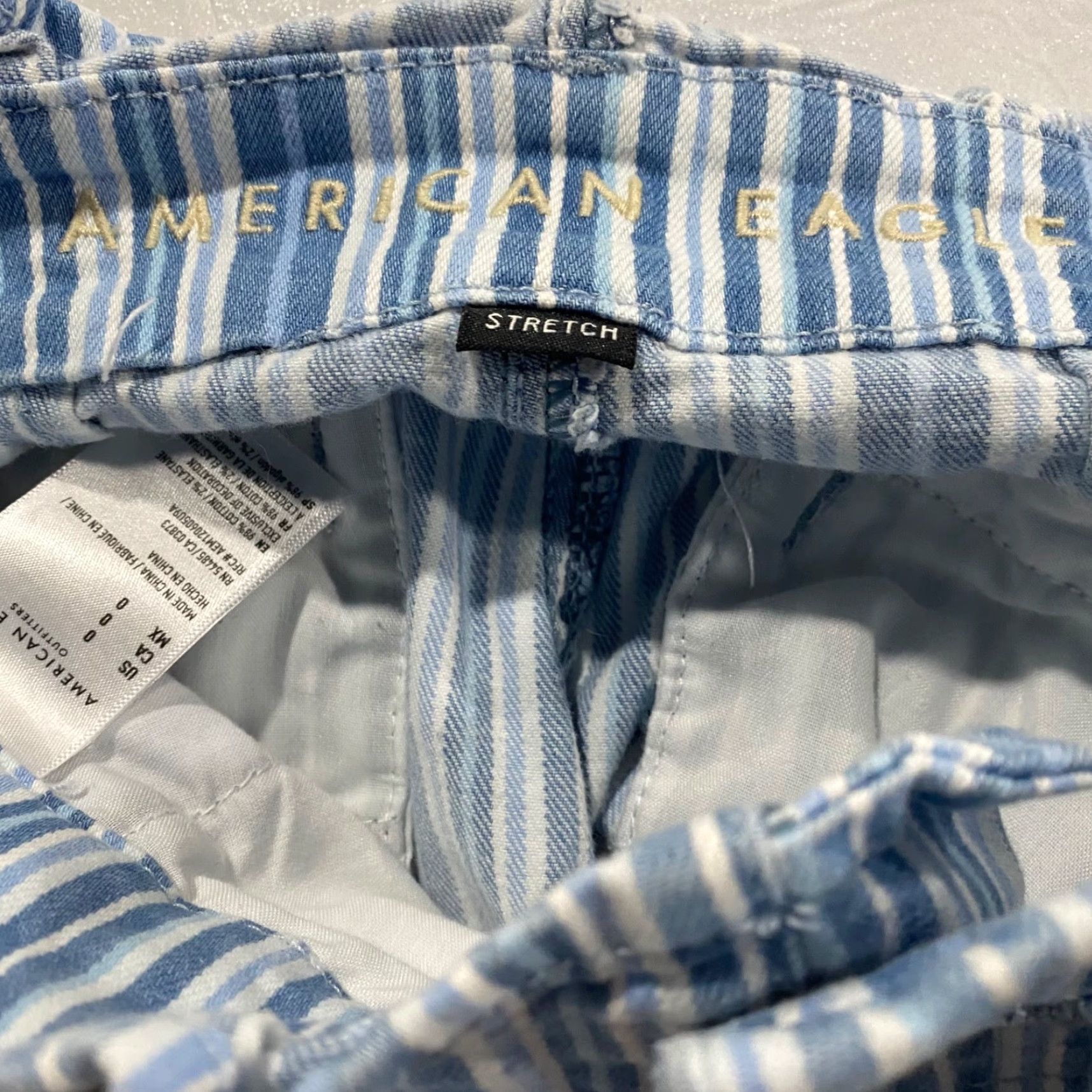 American Eagle Outfitters American Eagle Outfitters Womens Jeans Mom Shorts Blue Striped Denim High Rise 0 3in Inseam 5-Pocket Logo Denim 90s Modern Casual Womens Size 25" / US 0 / IT 36 - 3 Thumbnail