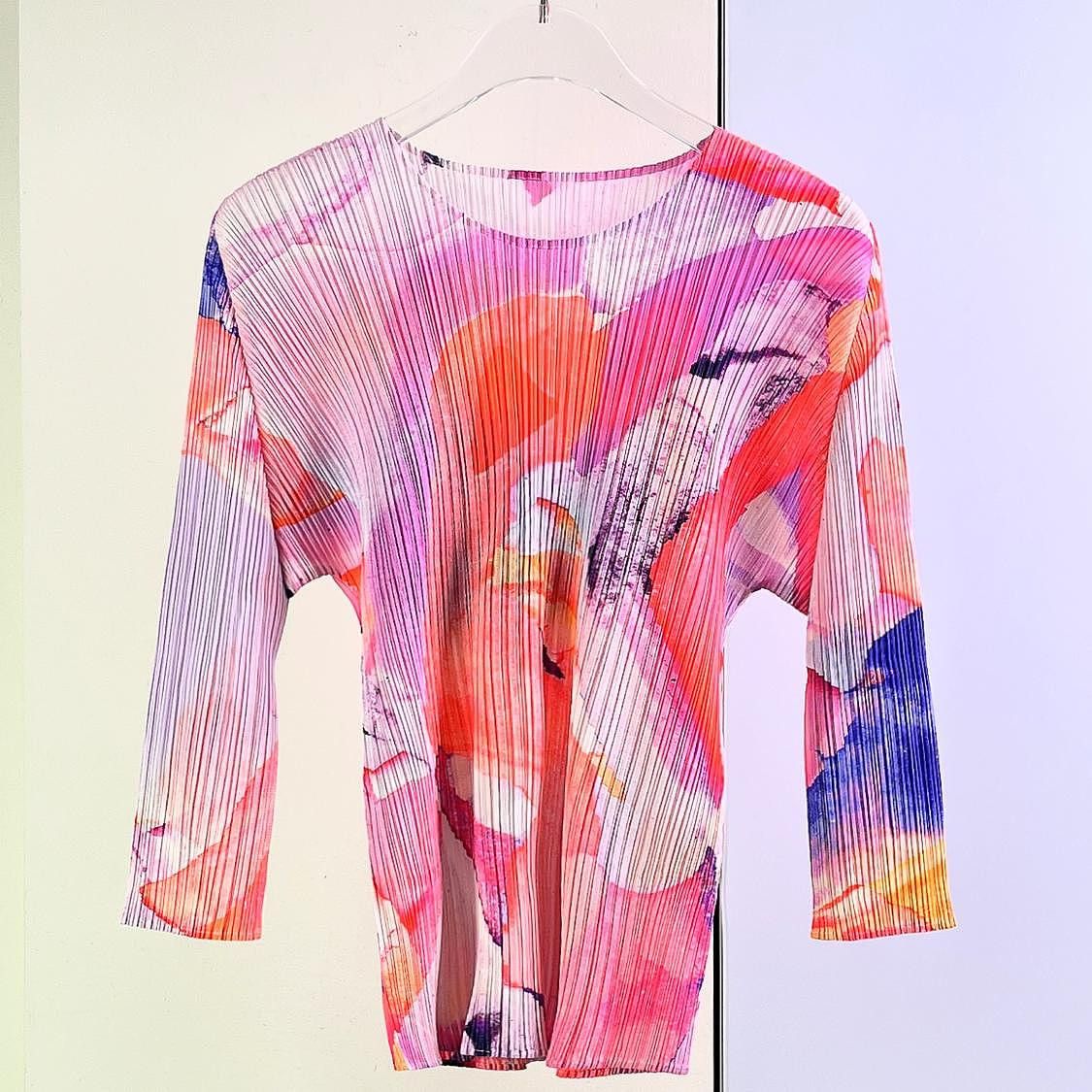 Pleats Please Issey Miyake Pleats Please Issey Miyake Printed Long Sleeve Top M Size M / US 6-8 / IT 42-44 - 1 Thumbnail