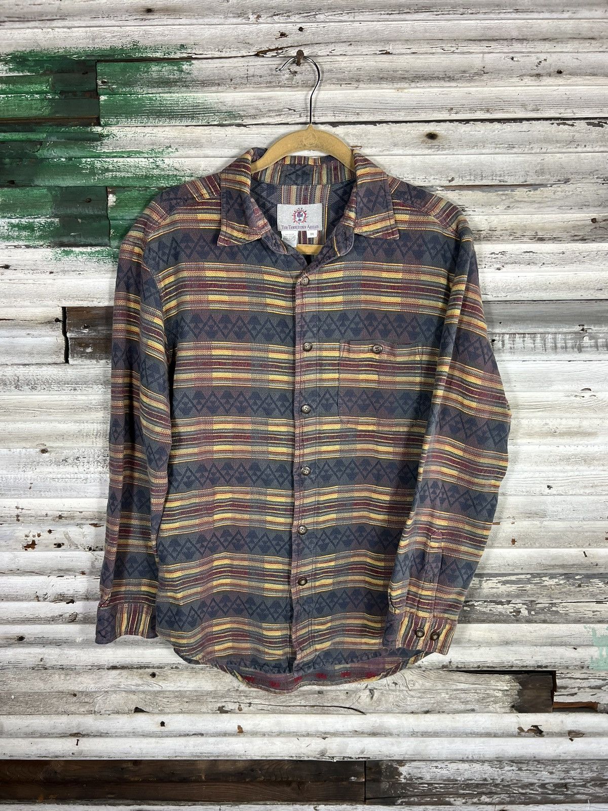 Vintage Vintage Aztec Print Northwest Territory shirt Size US M / EU 48-50 / 2 - 1 Thumbnail