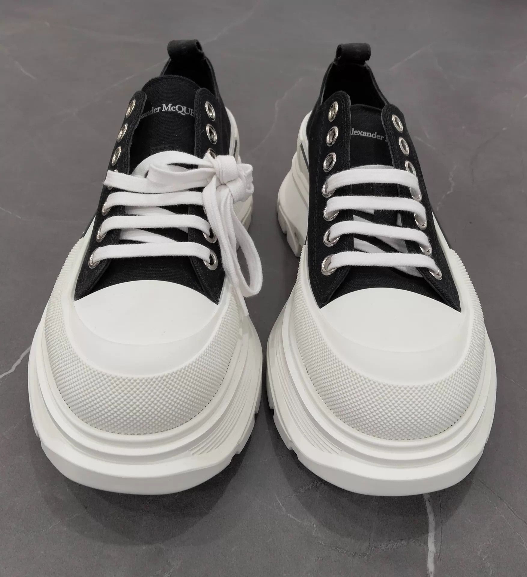 Alexander McQueen Alexander McQueen Tread Slick Canvas Ankle 40.5 Size US 7.5 / EU 40-41 - 4 Thumbnail