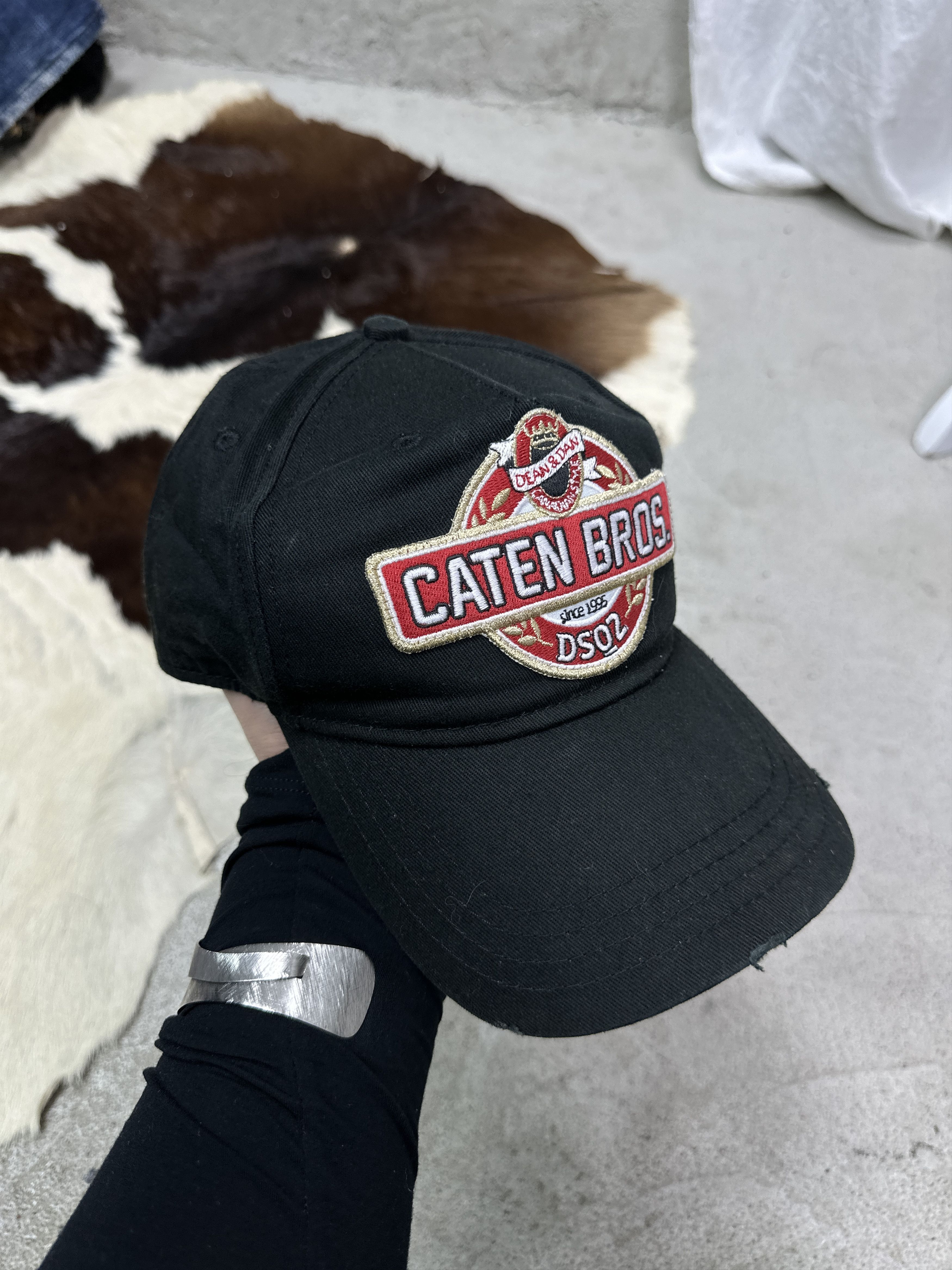 Dsquared2 Vintage Sporty Streetwear Dsquared2 Caten Bros Hat Y2K Size ONE SIZE - 1 Thumbnail