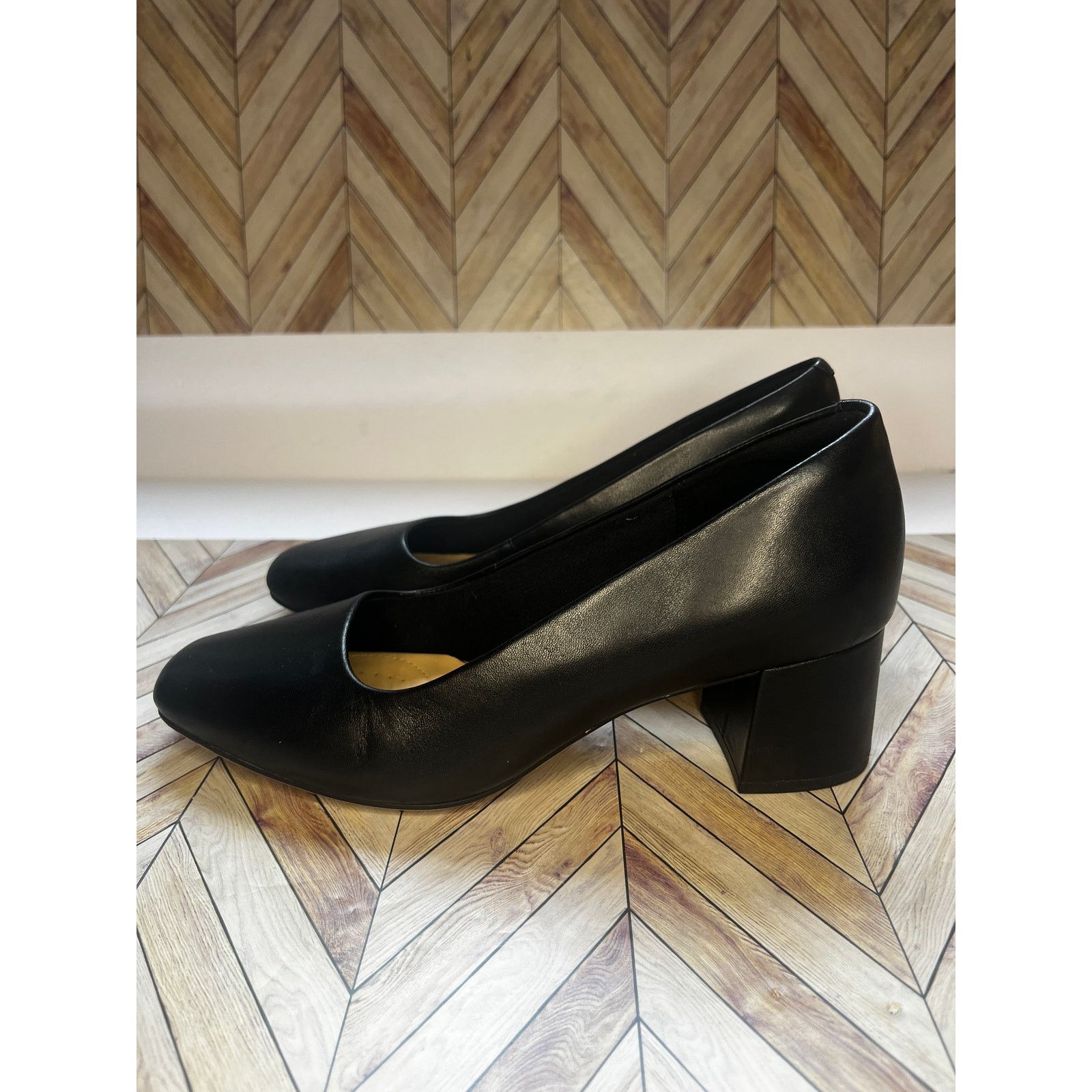 Clarks Clarks Classic Leather Block Heeled Pump Heels Black Sz 8 Size US 8 / IT 38 - 6 Thumbnail