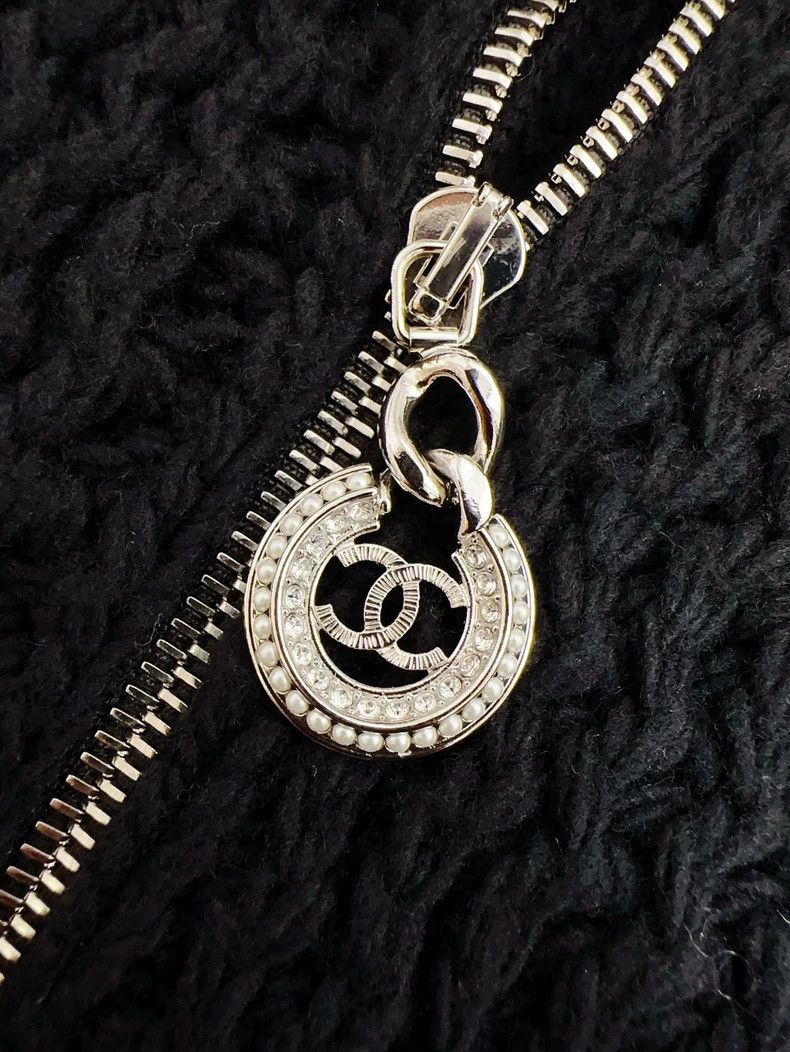 Chanel Chanel 22A Handicraft Workshop Black Textured Sweater Knit Size XS / US 0-2 / IT 36-38 - 3 Thumbnail