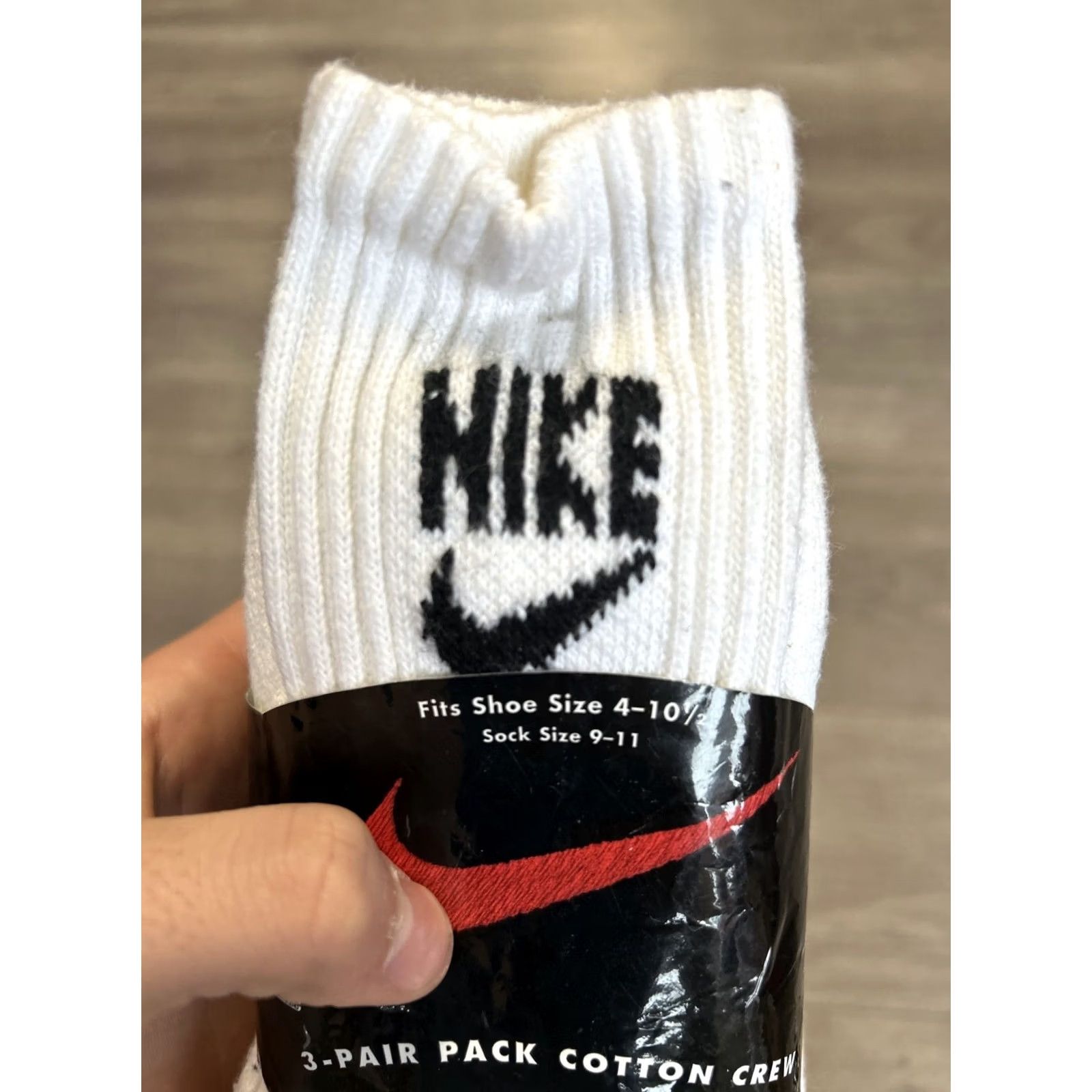 Nike VINTAGE Nike Socks 3 Pair Cotton Crew Swoosh Spell Out Men 9-11 80s 90s Size ONE SIZE - 7 Thumbnail