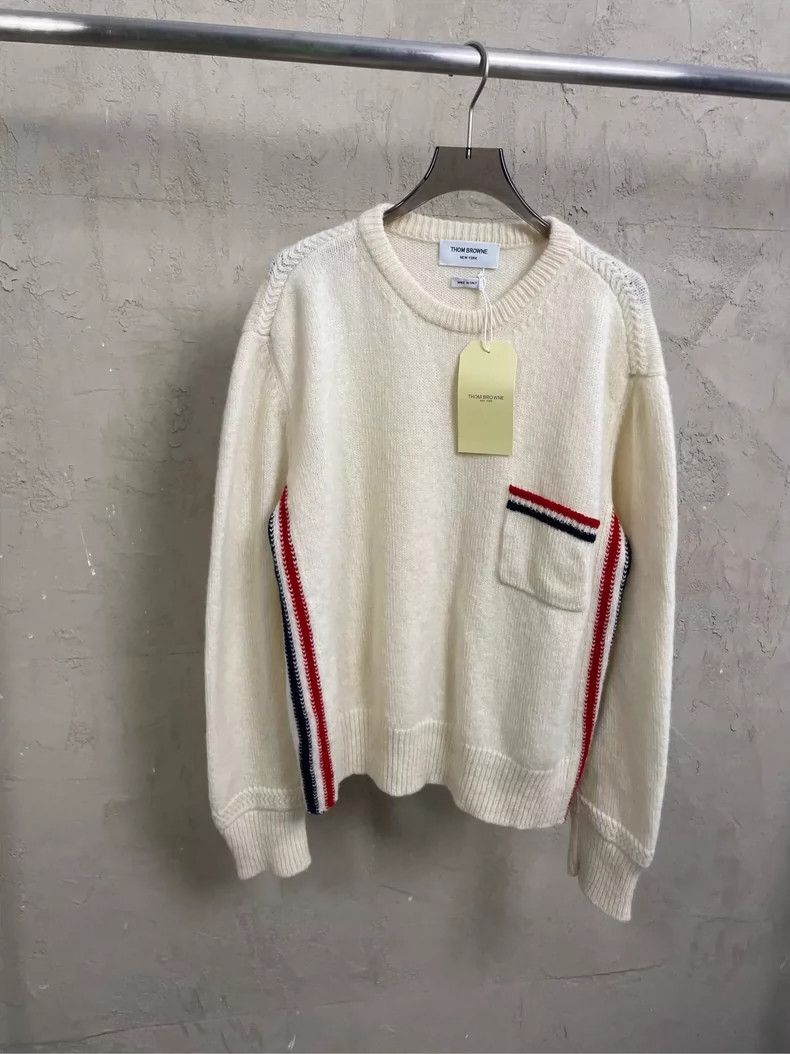 Thom Browne Thom browne Beige pocket side stripe wool round-neck sweate Size US L / EU 52-54 / 3 - 1 Thumbnail