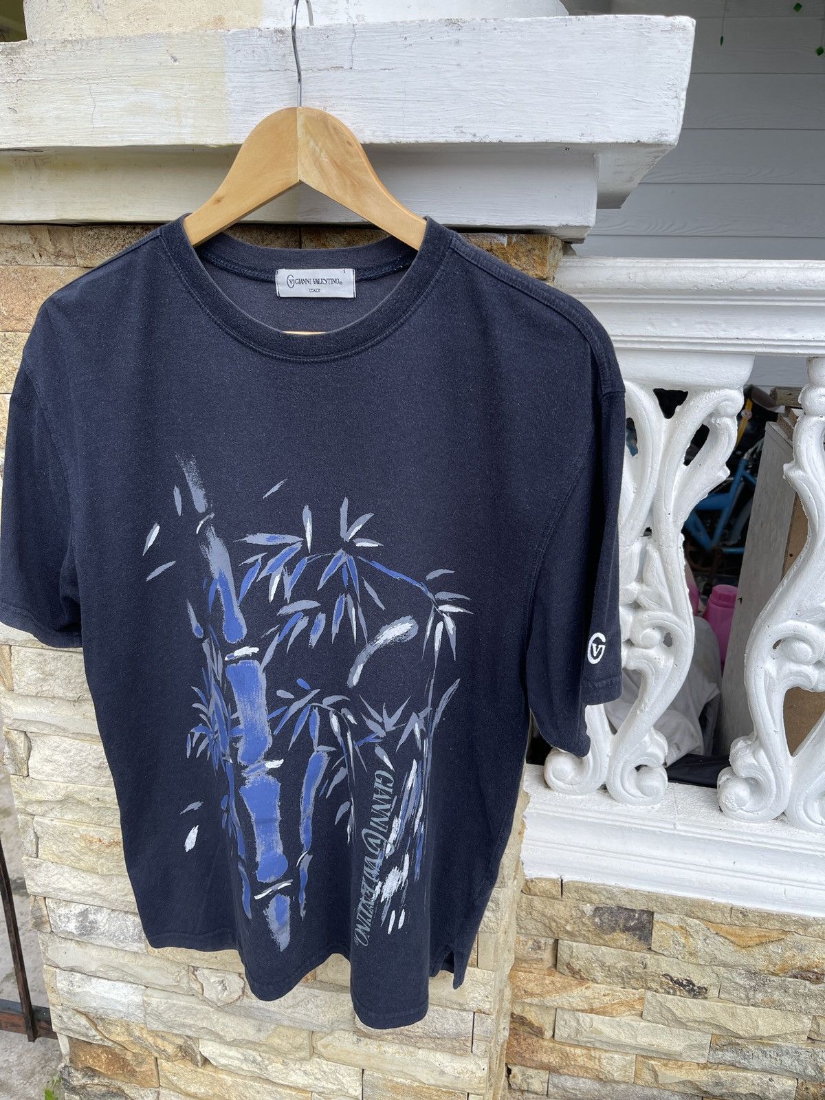 Gianni Valentino Last Drop🔥Rare‼️Vtg Sun Faded GIANNI VALENTINO Art T Shirt Size US M / EU 48-50 / 2 - 4 Thumbnail