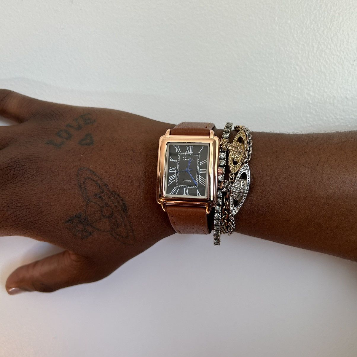 Vintage Vintage 90s vintage retro luxury style quartz leather watch Size ONE SIZE - 2 Thumbnail