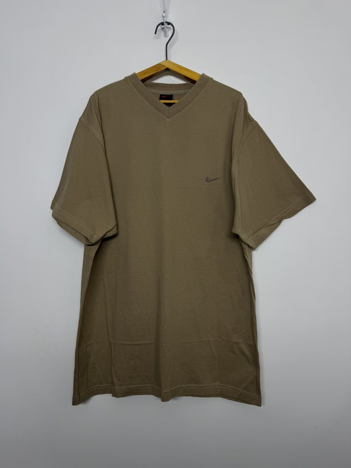 Nike Vintage Y2k Nike Swoosh Logo T-Shirt Size US L / EU 52-54 / 3 - 5 Thumbnail