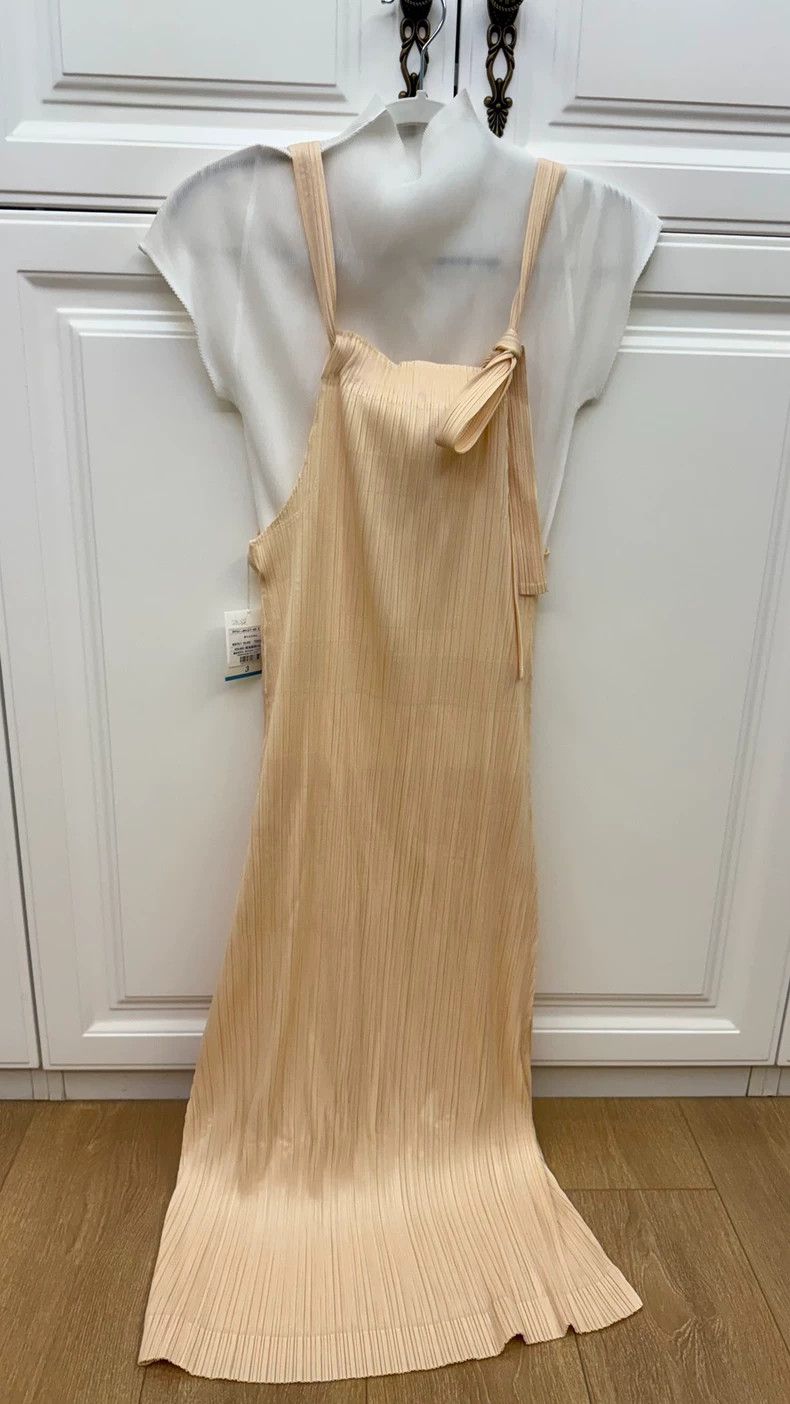 Issey Miyake Issey Miyake size:3 Beige pleated halter dress Size XS / US 0-2 / IT 36-38 - 6 Thumbnail