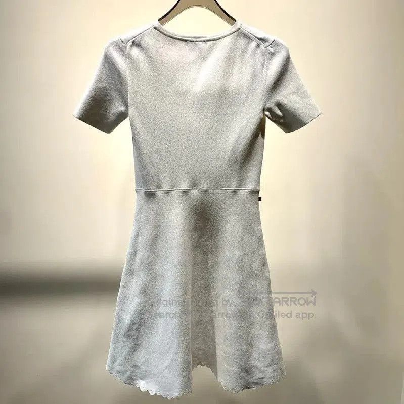 Louis Vuitton Louis Vuitton White Short. Size S / US 4 / IT 40 - 2 Thumbnail