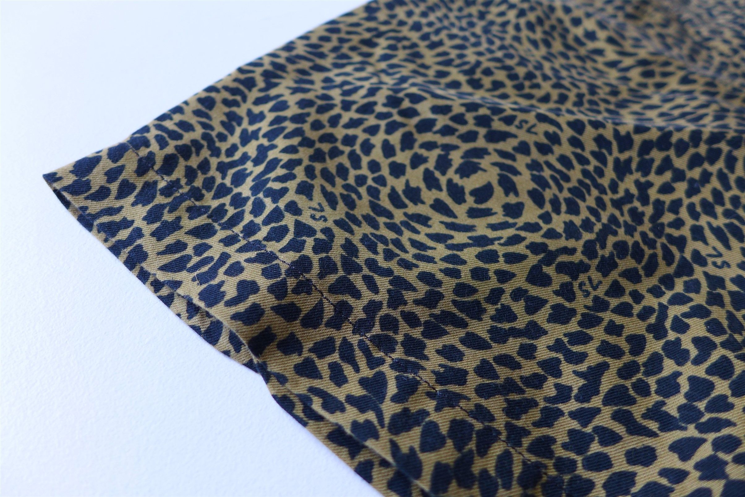 Saint Laurent Paris Saint Laurent Leopard Print Short-Sleeve Shirt Size US XXL / EU 58 / 5 - 12 Thumbnail