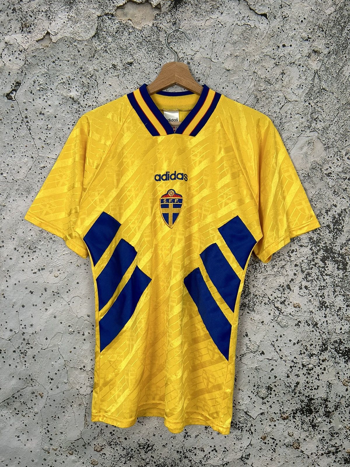 Adidas × Soccer Jersey × Vintage Vintage Sweden Adidas 90s