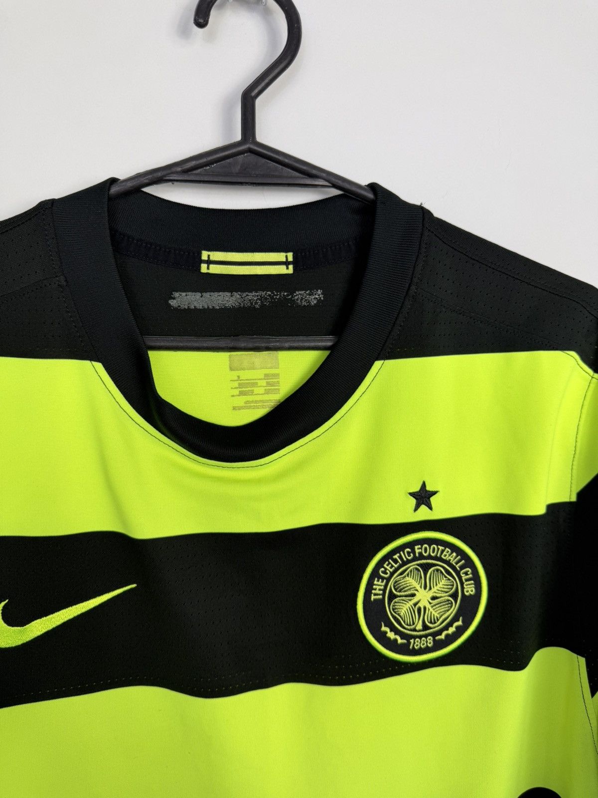 Nike Nike Celtic 2009/2011 Soccer Jersey Size US L / EU 52-54 / 3 - 7 Thumbnail