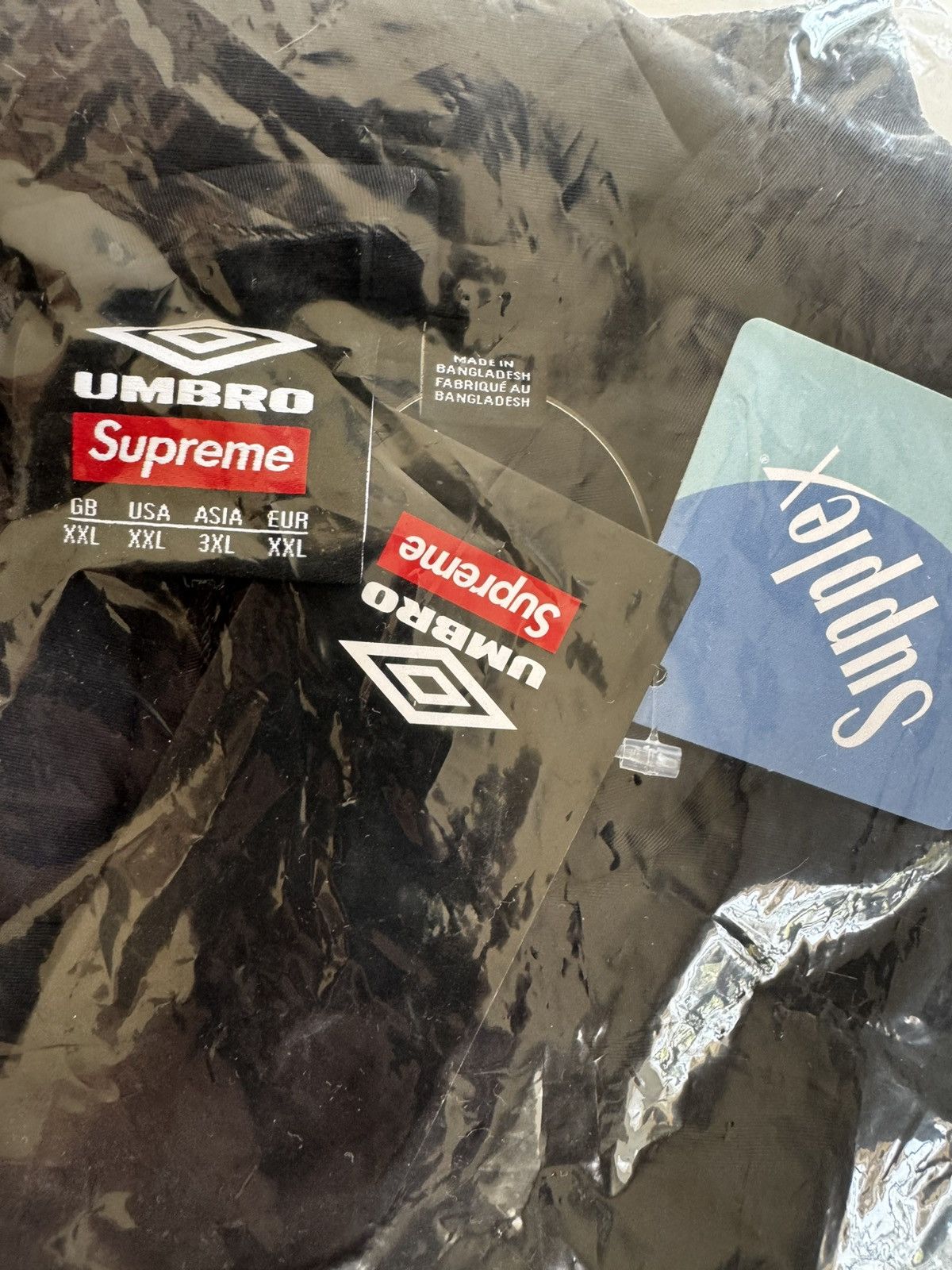 Supreme × Umbro Supreme Umbro Rhinestone Track Jacket Black XXL IN HAND Size US XXL / EU 58 / 5 - 3 Thumbnail