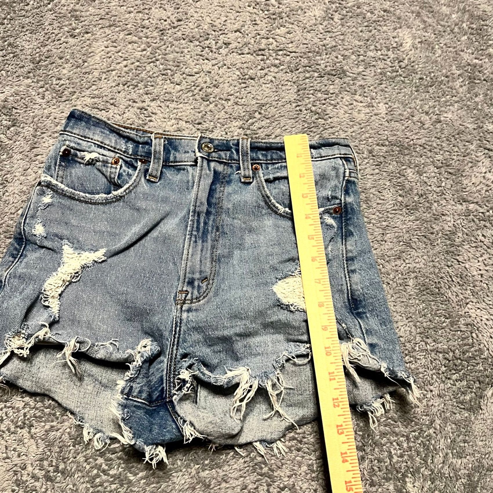 Abercrombie & Fitch Abercrombie & Fitch Shorts Womens 27 Blue Jean High Rise Mom Curve Live Distressed Size 27" / US 4 / IT 40 - 7 Thumbnail