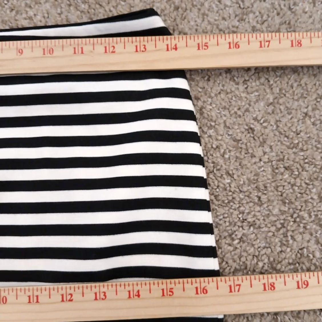 White House Black Market White House Black Market Skirt 00 Women Knee Length Striped Black Lined Pencil Slit Polyester Rayon Spandex Size 24" / US 00 / IT 34 - 4 Thumbnail
