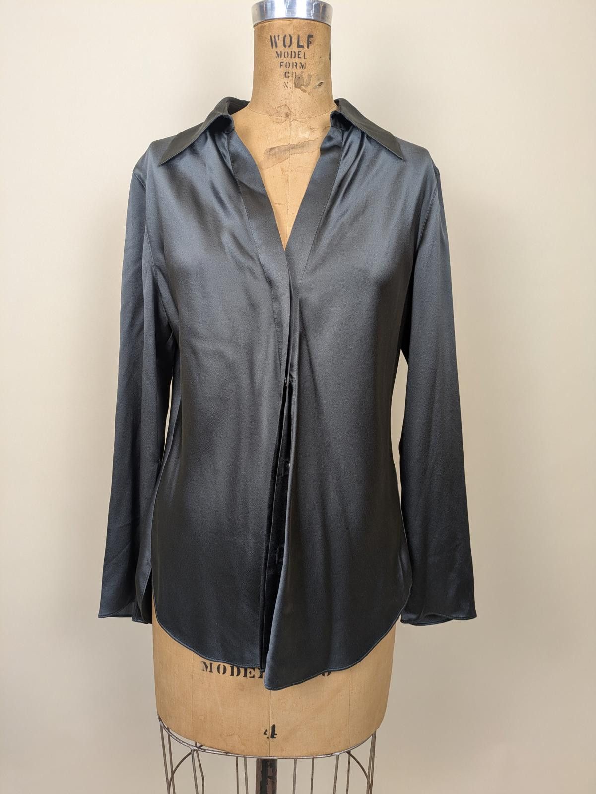 Vince the perfect black silk button up shirt Size S / US 4 / IT 40 - 2 Thumbnail