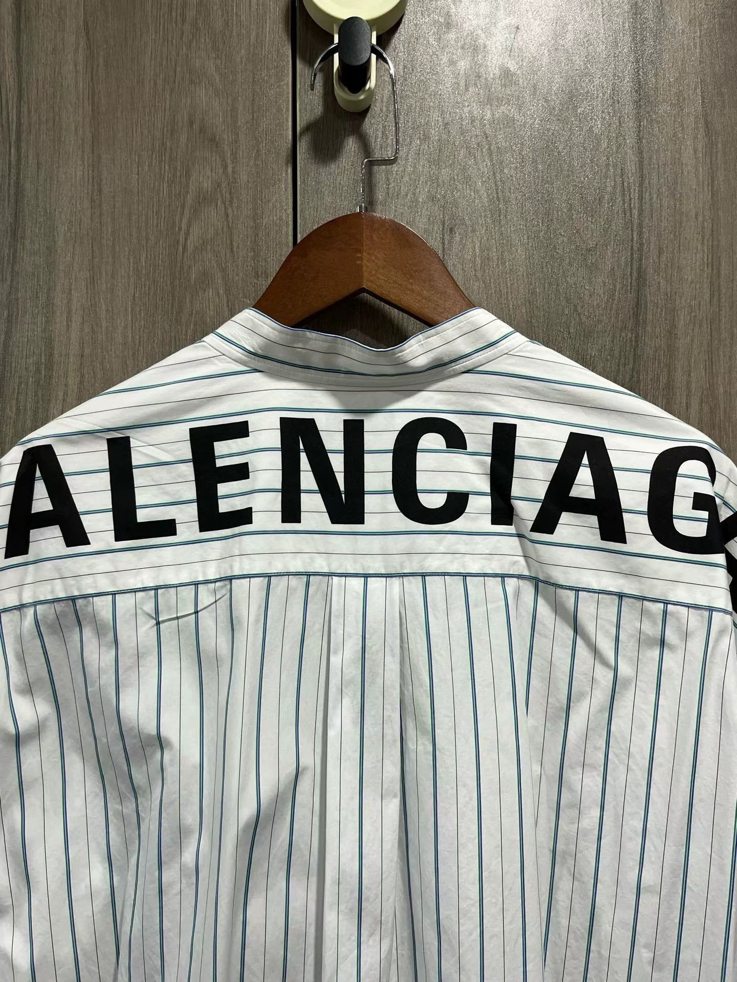 Balenciaga balenciaga white blouses Size S / US 4 / IT 40 - 5 Thumbnail