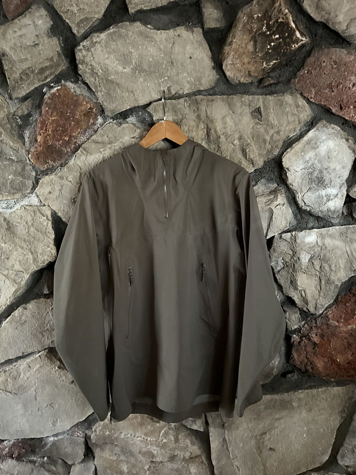 image of Arcteryx Veilance Conduct Anorak in Beige, Men's (Size Medium)