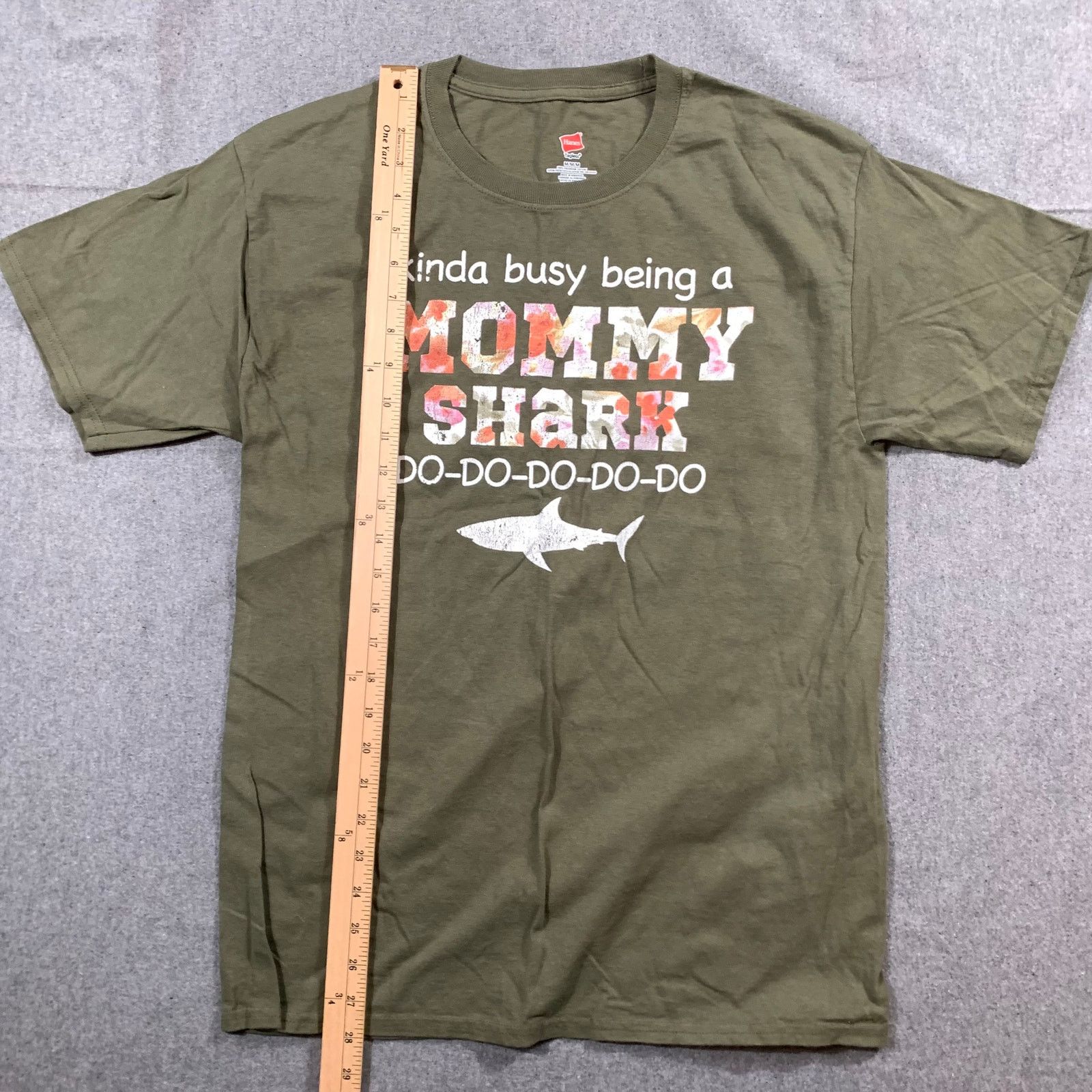 Hanes Hanes Mommy Shark Shirt Women Medium Size M / US 6-8 / IT 42-44 - 7 Thumbnail
