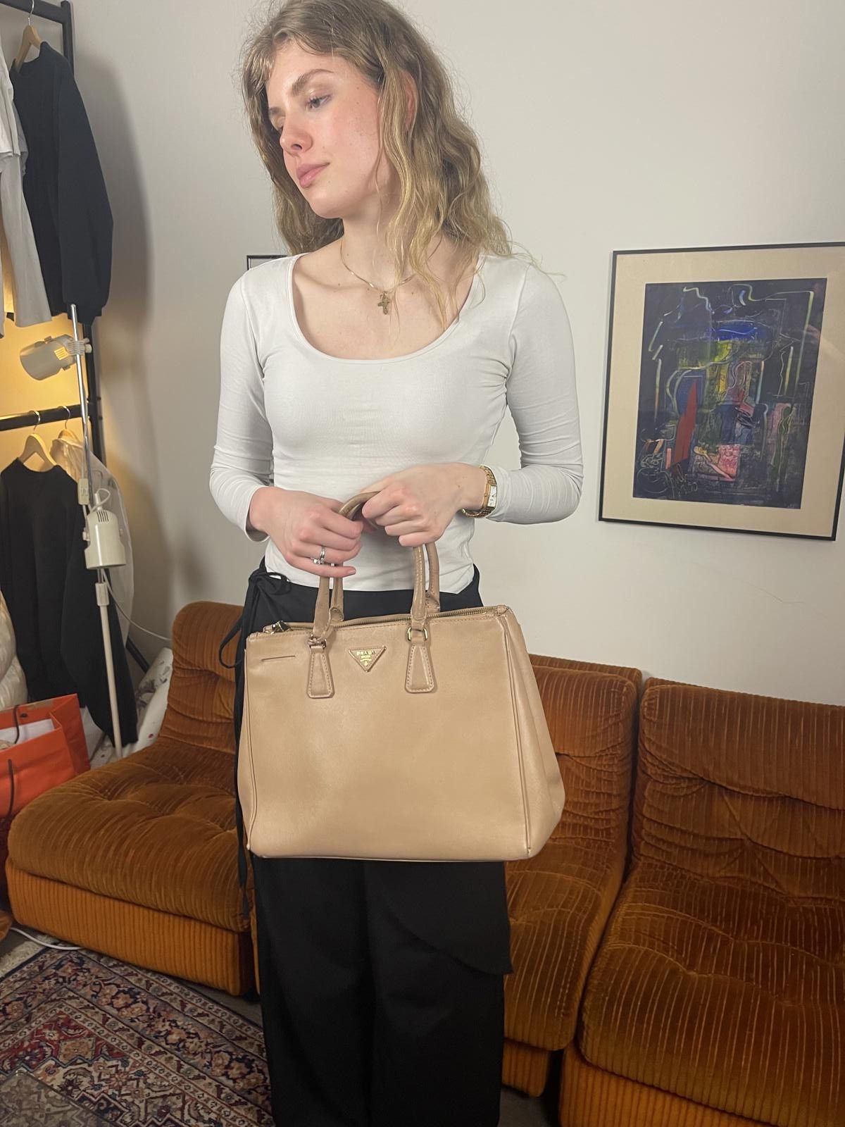 Prada Prada - Beige Leather Tote Bag Size ONE SIZE - 1 Thumbnail