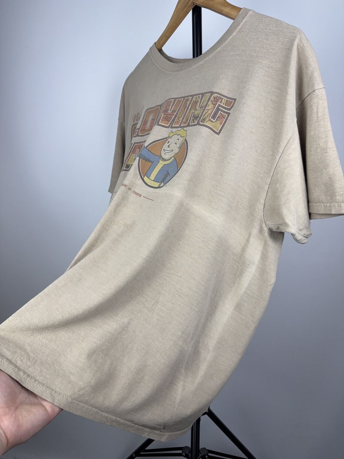 Other Fallout "Visit the Glowing Sea" Vintage Tee Loot Gaming XL Size US XL / EU 56 / 4 - 5 Thumbnail