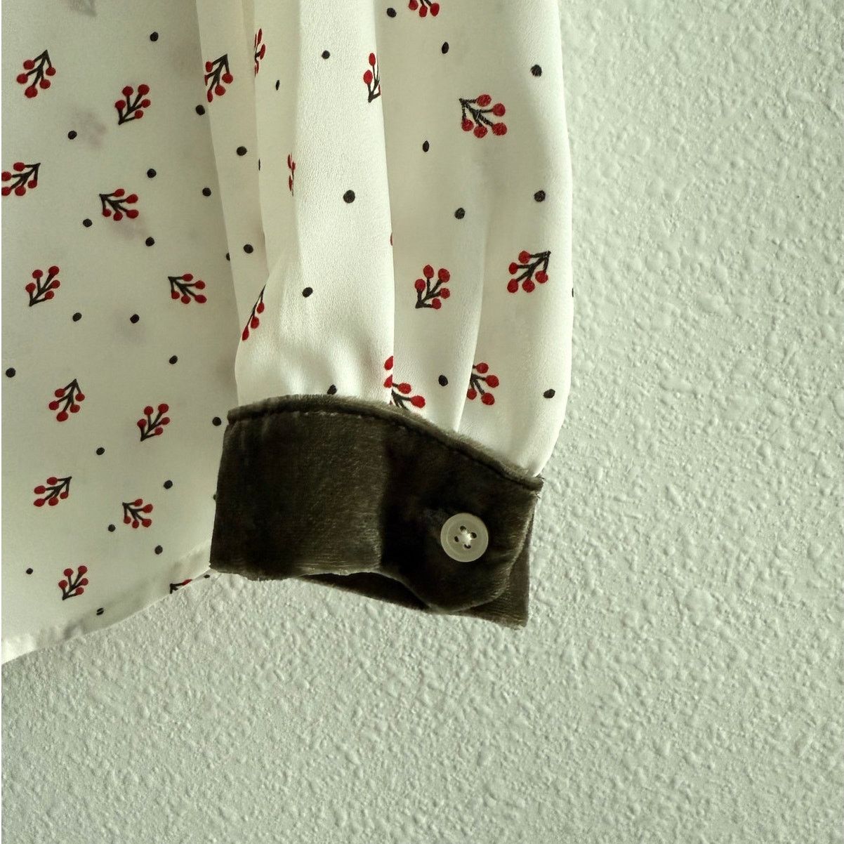 Loft Loft White Floral Button-Down Blouse - Size XSP Size XS / US 0-2 / IT 36-38 - 7 Thumbnail