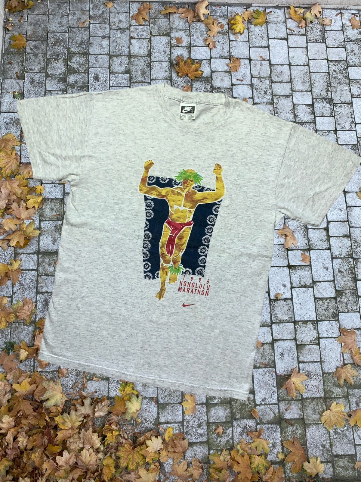 image of Nike Honolulu Marathon Tee 1996 in Grey, Men's (Size Small)