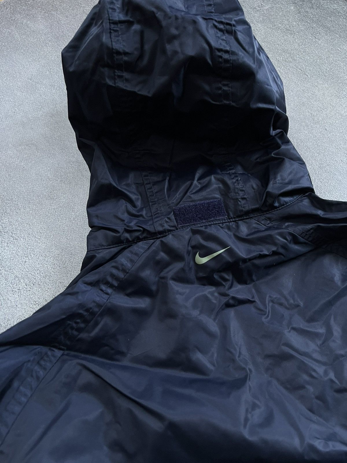 Nike Nike Vintage Nylon Track Hooded Jacket Windbreaker Swoosh M Size US M / EU 48-50 / 2 - 7 Thumbnail