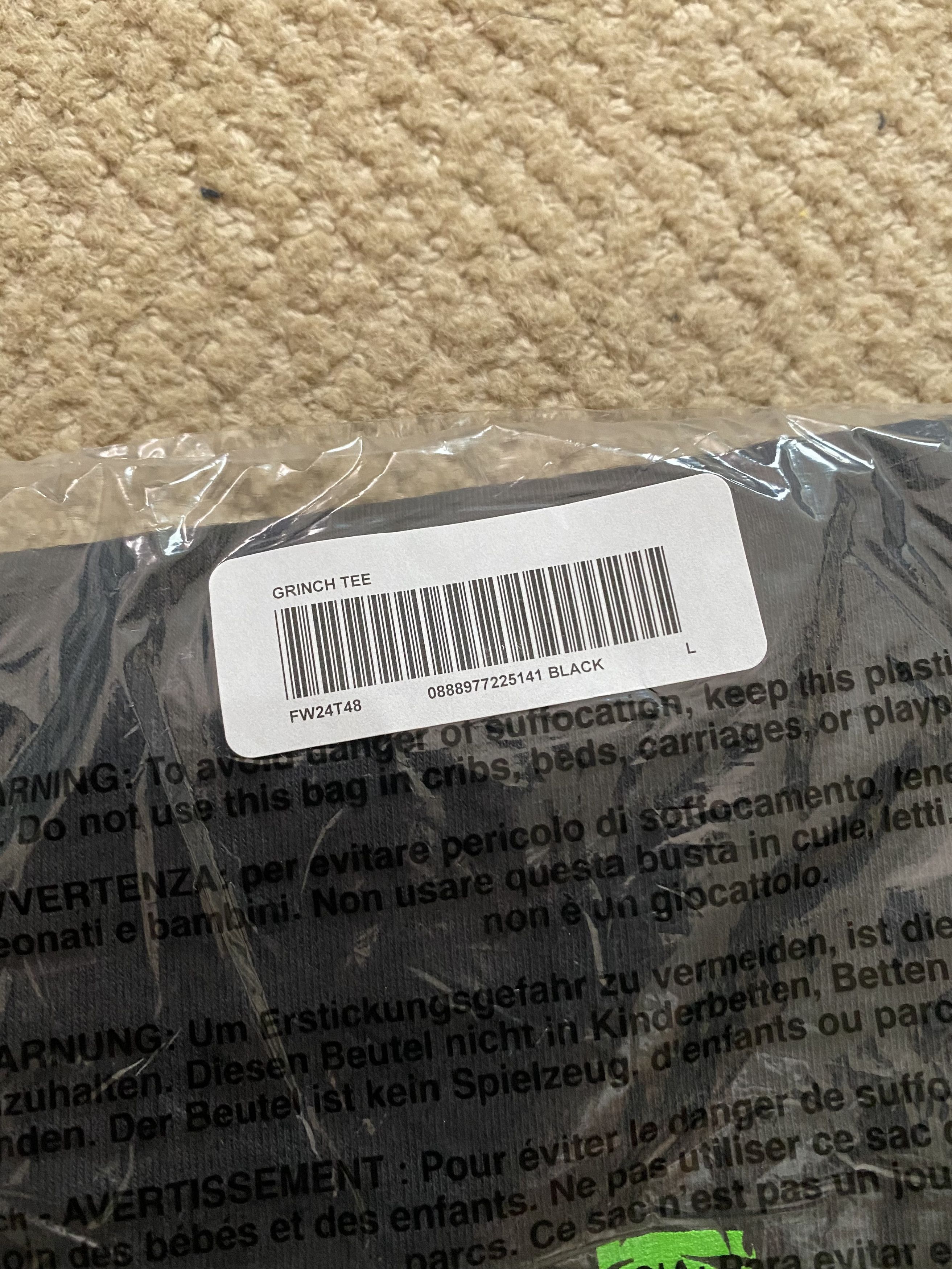 Supreme Supreme grinch Tee Size US L / EU 52-54 / 3 - 2 Thumbnail